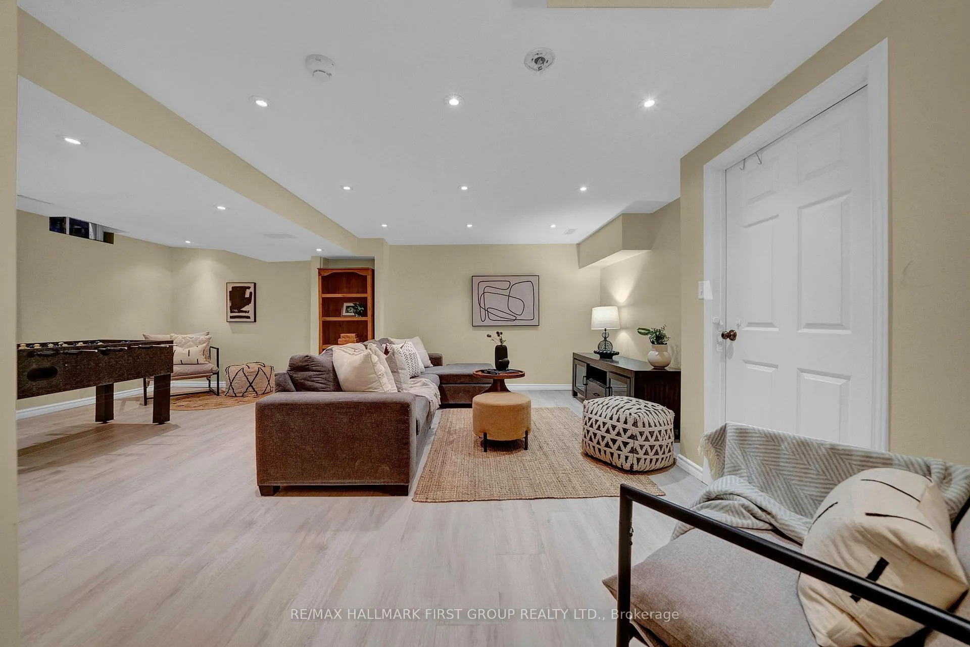 Photo 16 of 25 Sprucewood Crescent, Clarington, Bowmanville — HOMEH