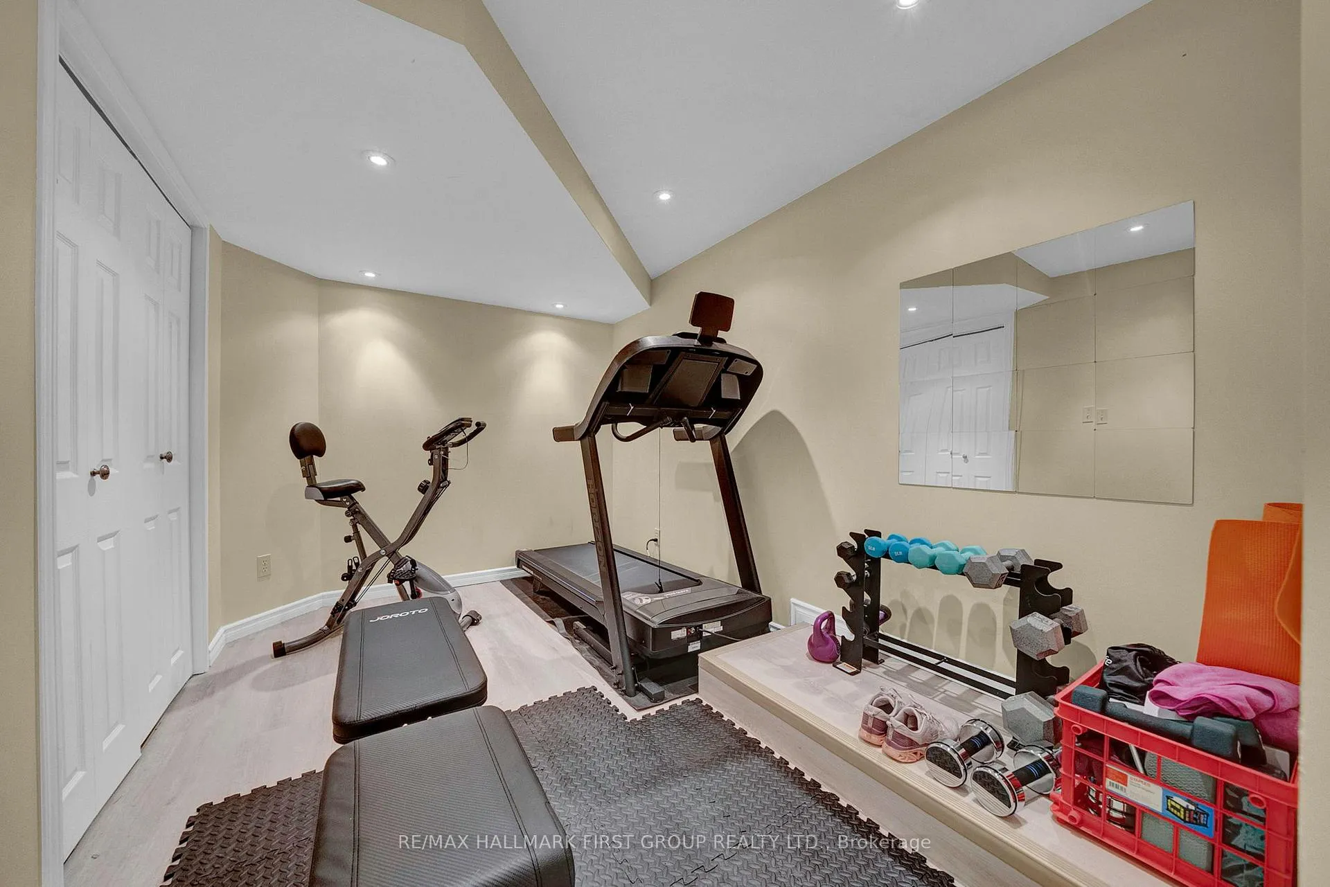 Photo 18 of 25 Sprucewood Crescent, Clarington, Bowmanville — HOMEH