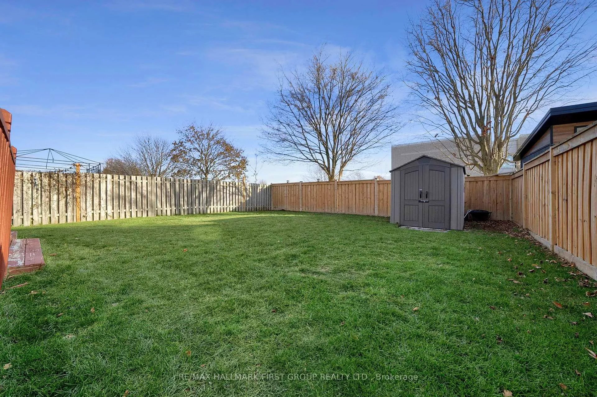 Photo 19 of 25 Sprucewood Crescent, Clarington, Bowmanville — HOMEH
