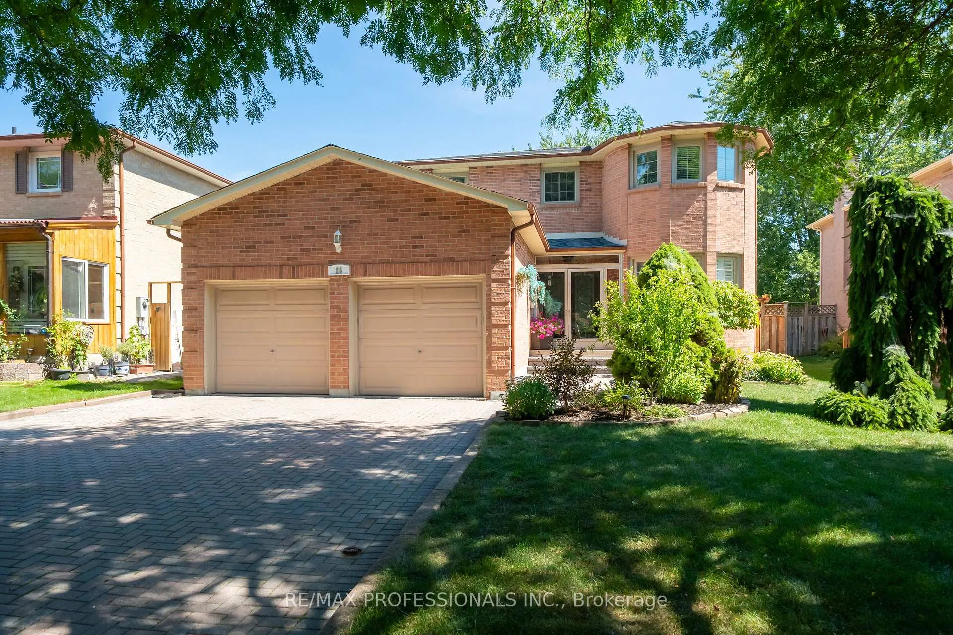 Photo 2 of 25 Sawyer Crescent, Markham, Markham Village — HOMEH