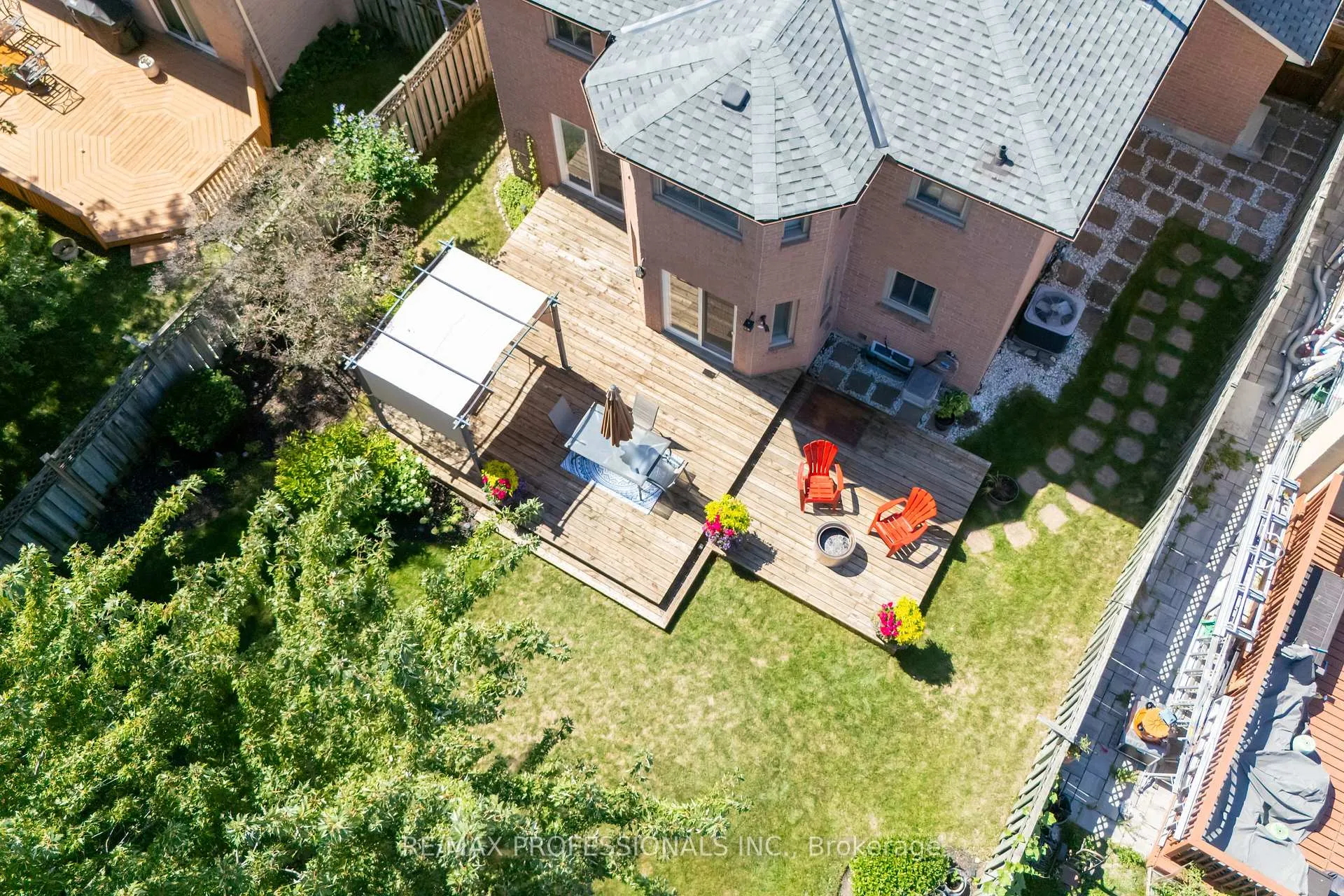 Photo 4 of 25 Sawyer Crescent, Markham, Markham Village — HOMEH