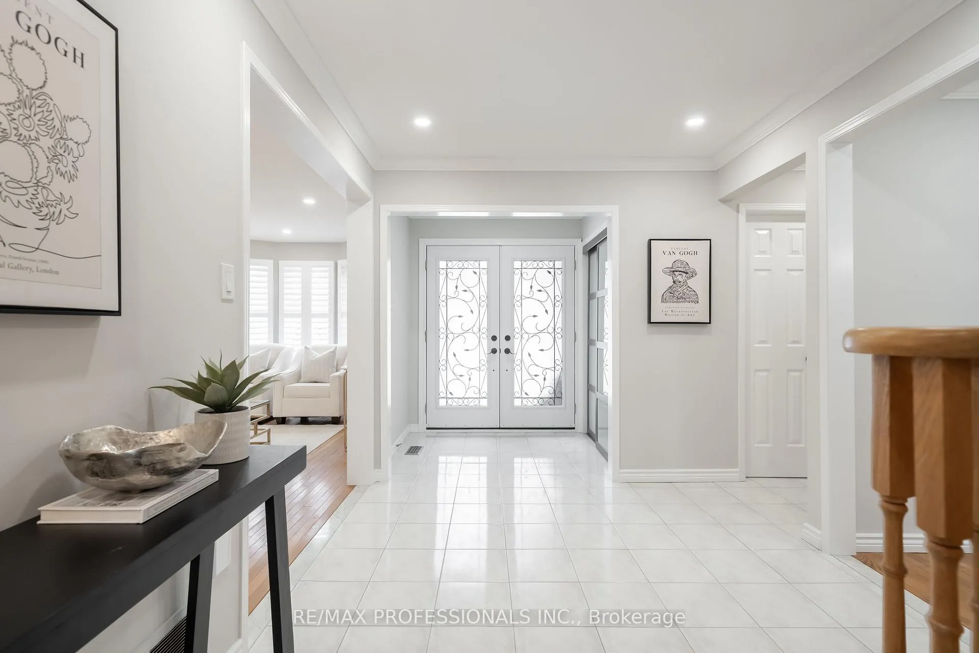 Photo 6 of 25 Sawyer Crescent, Markham, Markham Village — HOMEH
