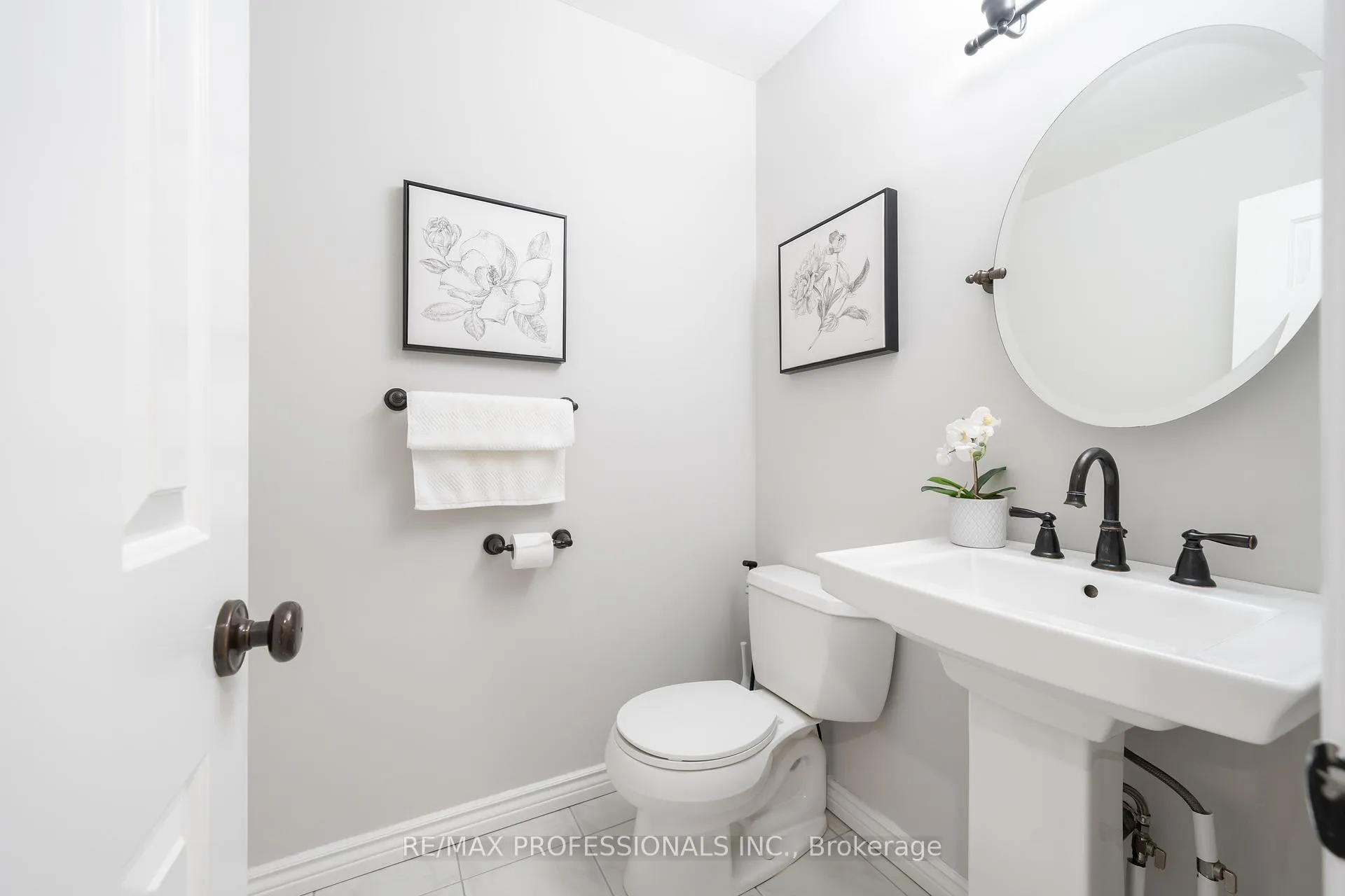 Photo 22 of 25 Sawyer Crescent, Markham, Markham Village — HOMEH