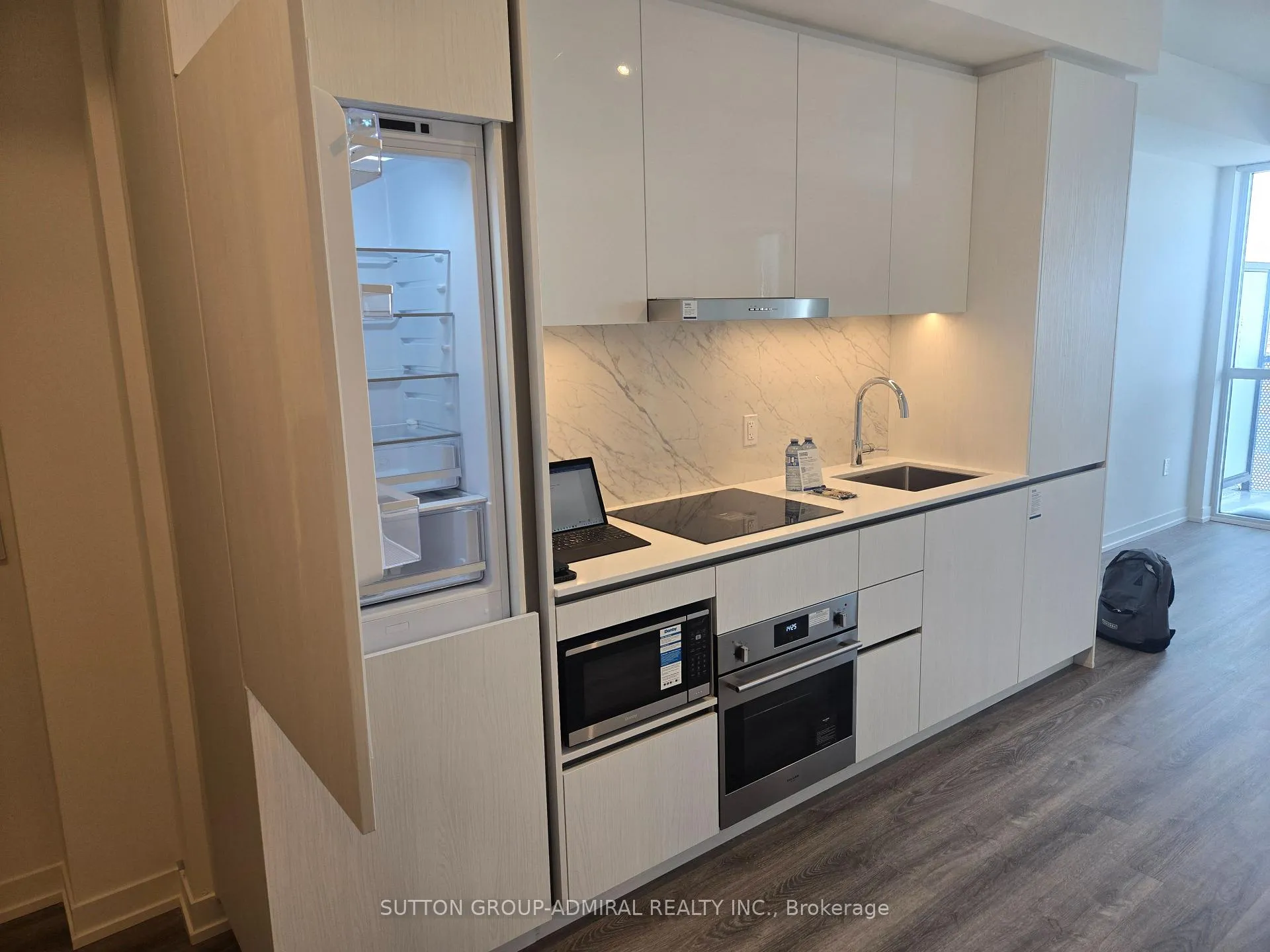 Photo 3 of Unit 5707, 8 Interchange Way, Vaughan, Vaughan Corporate Centre — HOMEH