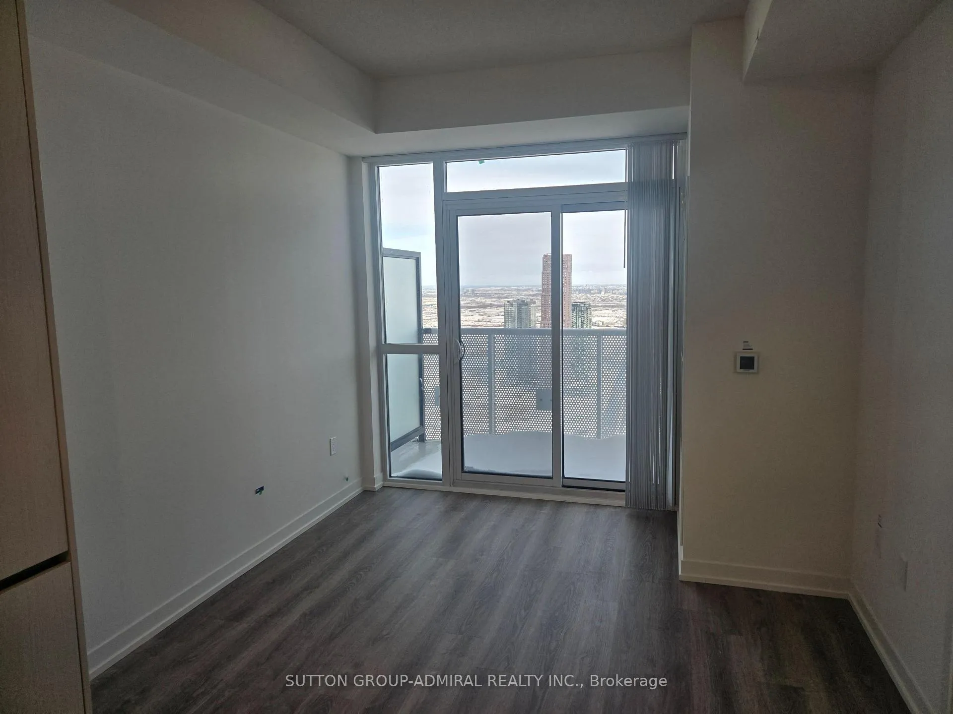 Photo 5 of Unit 5707, 8 Interchange Way, Vaughan, Vaughan Corporate Centre — HOMEH