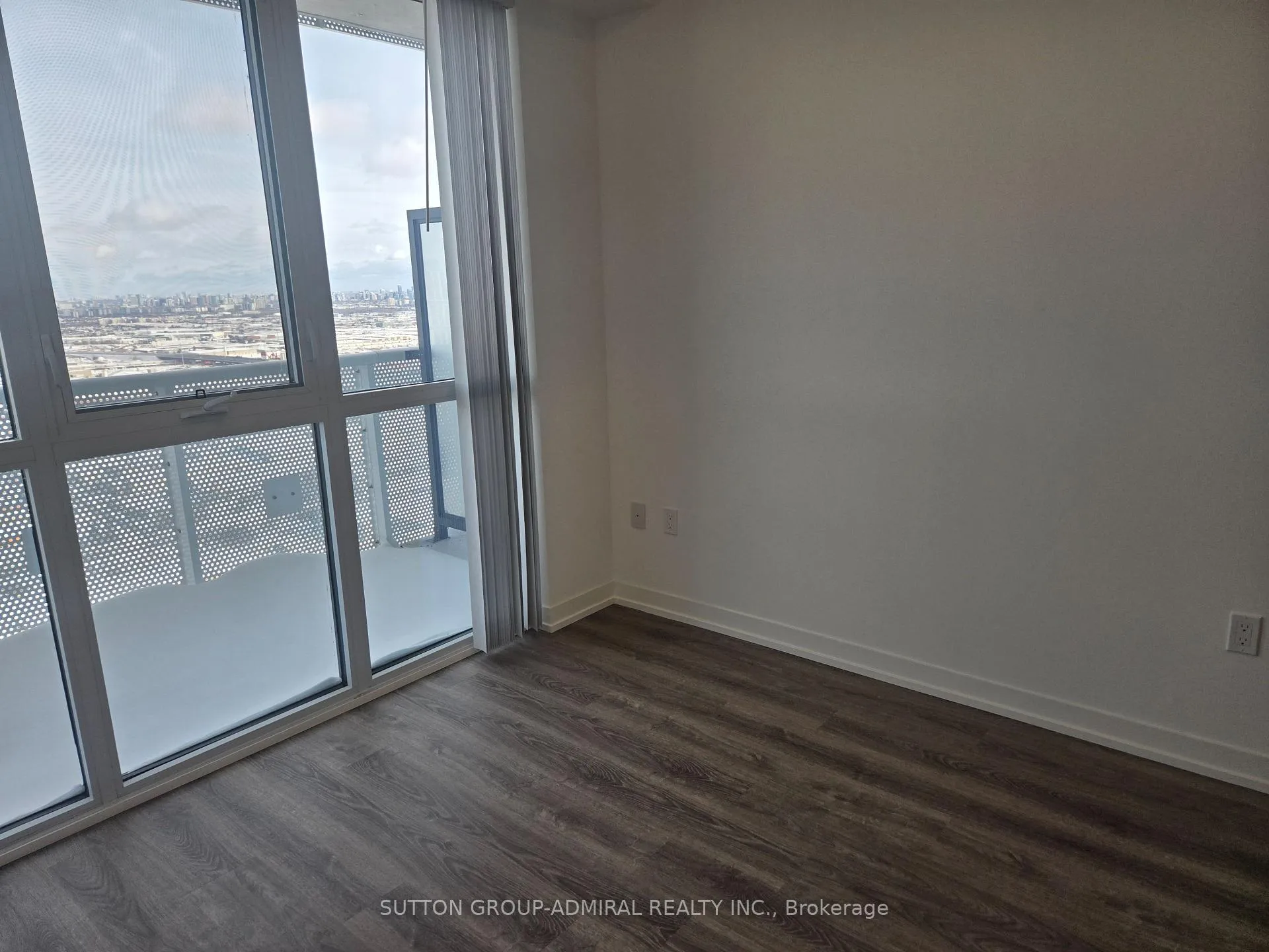 Photo 7 of Unit 5707, 8 Interchange Way, Vaughan, Vaughan Corporate Centre — HOMEH