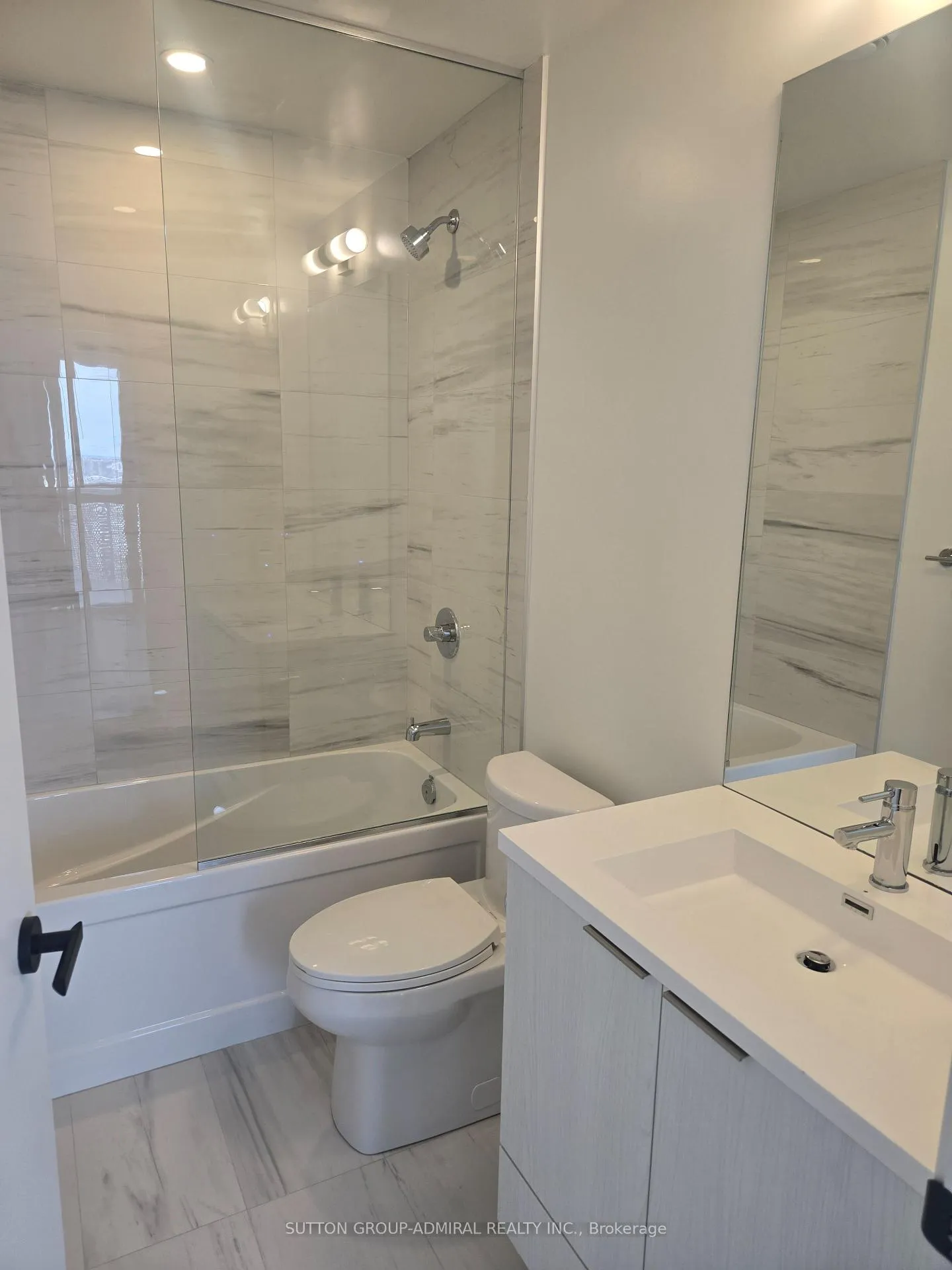 Photo 9 of Unit 5707, 8 Interchange Way, Vaughan, Vaughan Corporate Centre — HOMEH