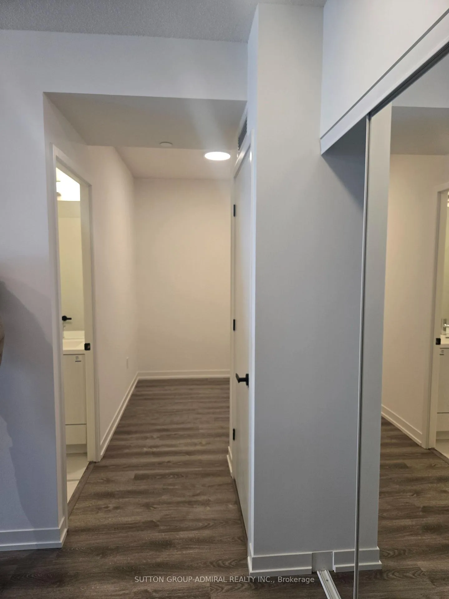 Photo 13 of Unit 5707, 8 Interchange Way, Vaughan, Vaughan Corporate Centre — HOMEH