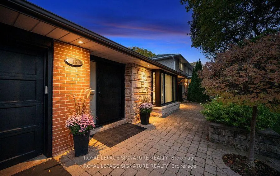 Photo 3 of 16 Kingsborough Crescent, Etobicoke, Willowridge-Martingrove-Richview — HOMEH