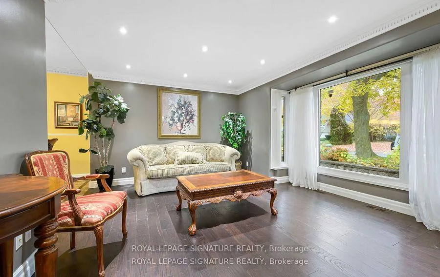 Photo 6 of 16 Kingsborough Crescent, Etobicoke, Willowridge-Martingrove-Richview — HOMEH