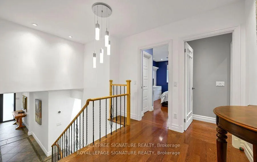Photo 16 of 16 Kingsborough Crescent, Etobicoke, Willowridge-Martingrove-Richview — HOMEH