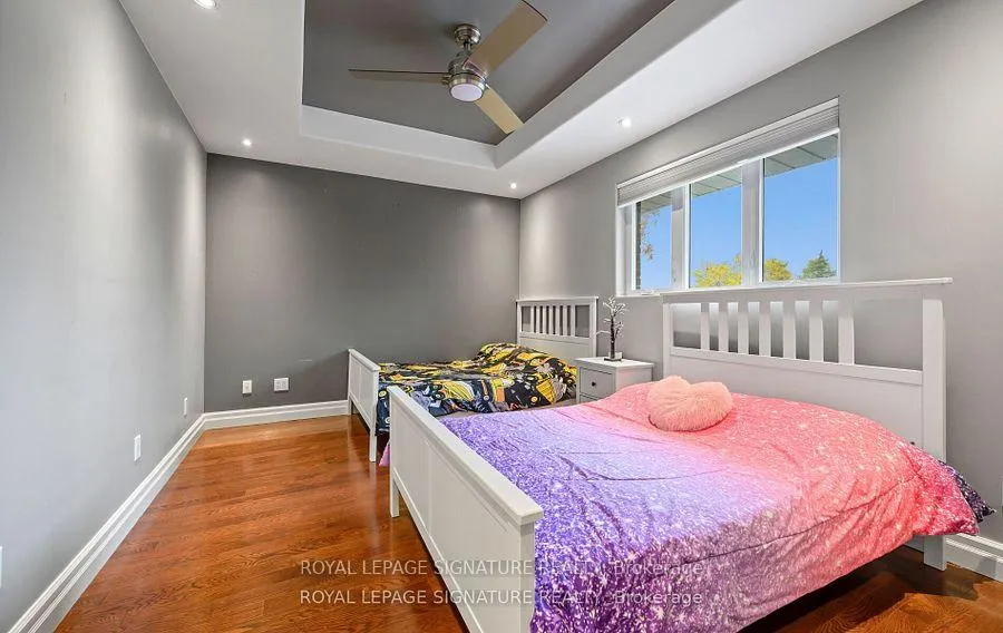 Photo 17 of 16 Kingsborough Crescent, Etobicoke, Willowridge-Martingrove-Richview — HOMEH