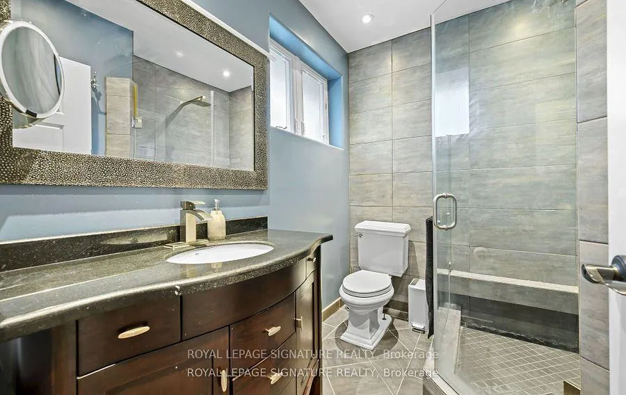 Photo 18 of 16 Kingsborough Crescent, Etobicoke, Willowridge-Martingrove-Richview — HOMEH