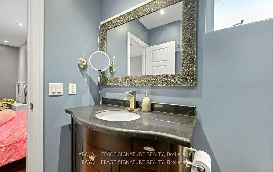 Photo 20 of 16 Kingsborough Crescent, Etobicoke, Willowridge-Martingrove-Richview — HOMEH