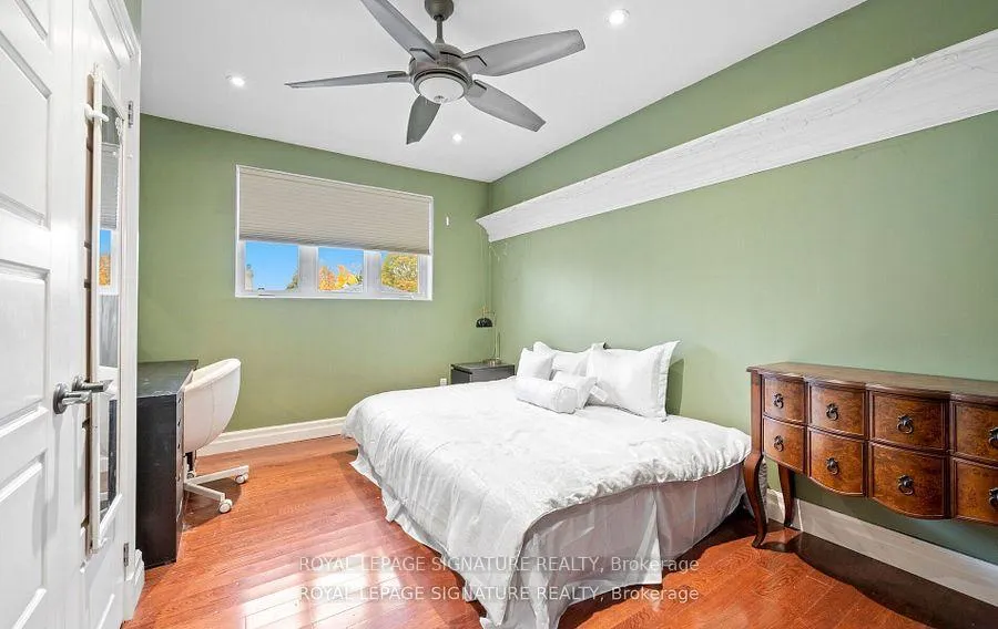 Photo 21 of 16 Kingsborough Crescent, Etobicoke, Willowridge-Martingrove-Richview — HOMEH
