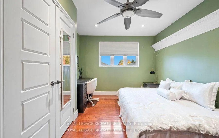 Photo 22 of 16 Kingsborough Crescent, Etobicoke, Willowridge-Martingrove-Richview — HOMEH