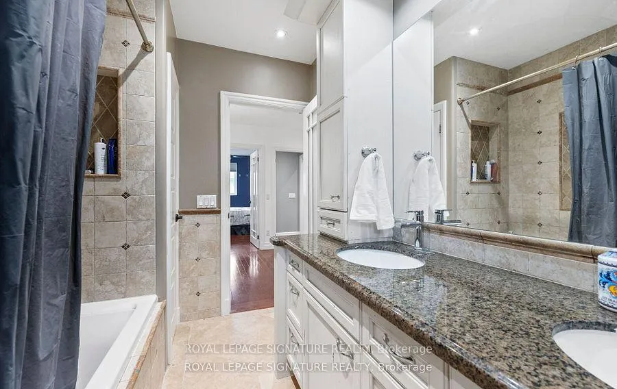 Photo 26 of 16 Kingsborough Crescent, Etobicoke, Willowridge-Martingrove-Richview — HOMEH