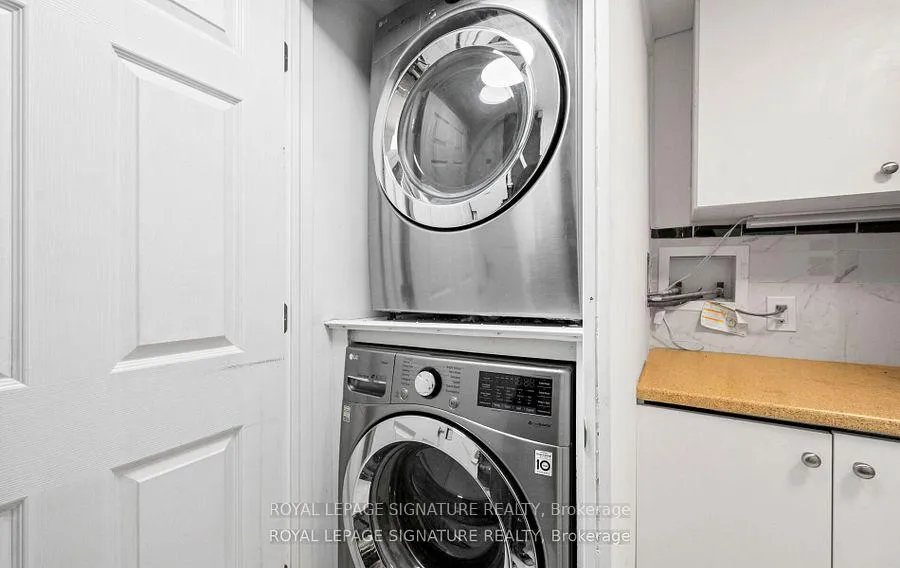 Photo 37 of 16 Kingsborough Crescent, Etobicoke, Willowridge-Martingrove-Richview — HOMEH