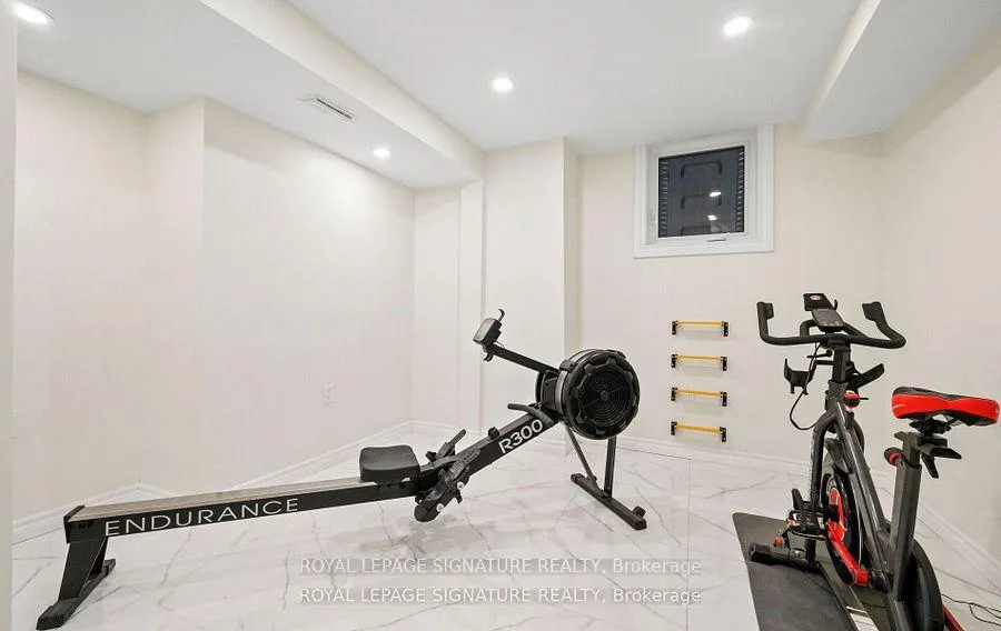 Photo 39 of 16 Kingsborough Crescent, Etobicoke, Willowridge-Martingrove-Richview — HOMEH