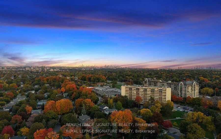 Photo 48 of 16 Kingsborough Crescent, Etobicoke, Willowridge-Martingrove-Richview — HOMEH