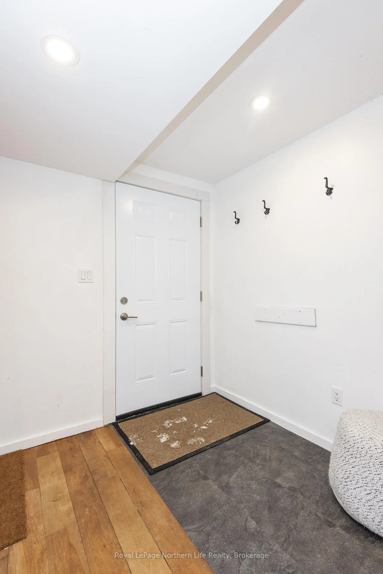 Photo 4 of 883 Memorial Drive, North Bay, Ferris — HOMEH