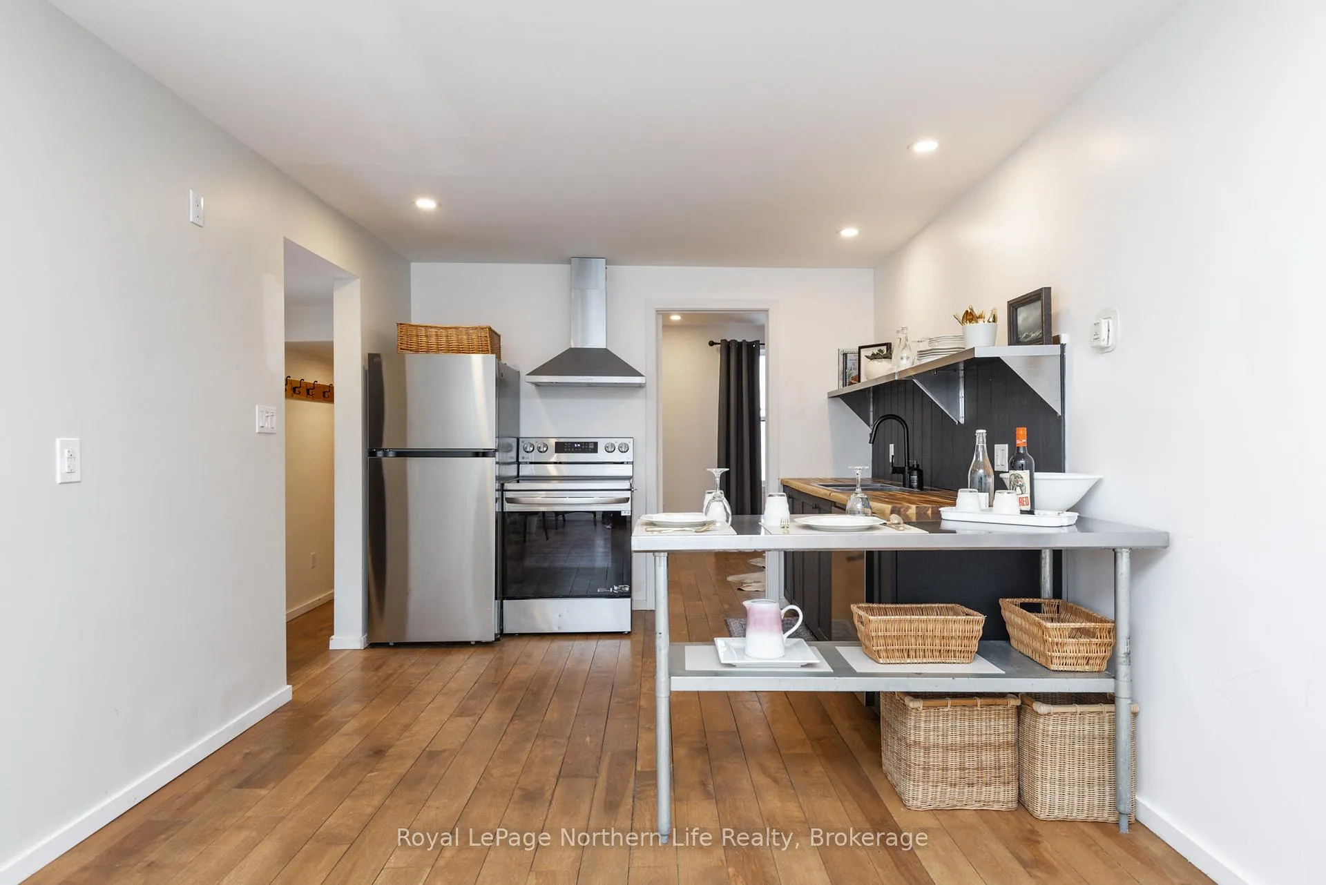 Photo 8 of 883 Memorial Drive, North Bay, Ferris — HOMEH