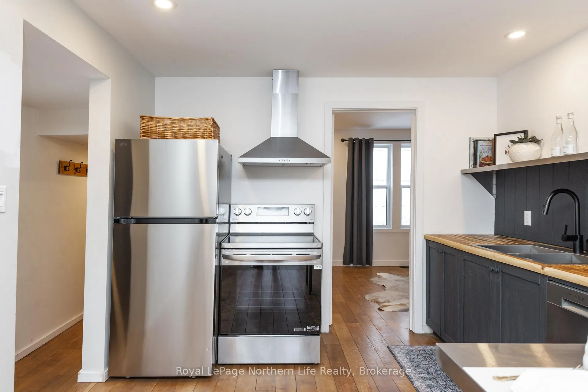 Photo 10 of 883 Memorial Drive, North Bay, Ferris — HOMEH