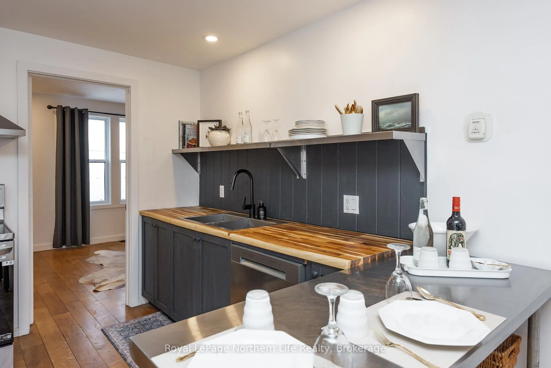 Photo 11 of 883 Memorial Drive, North Bay, Ferris — HOMEH