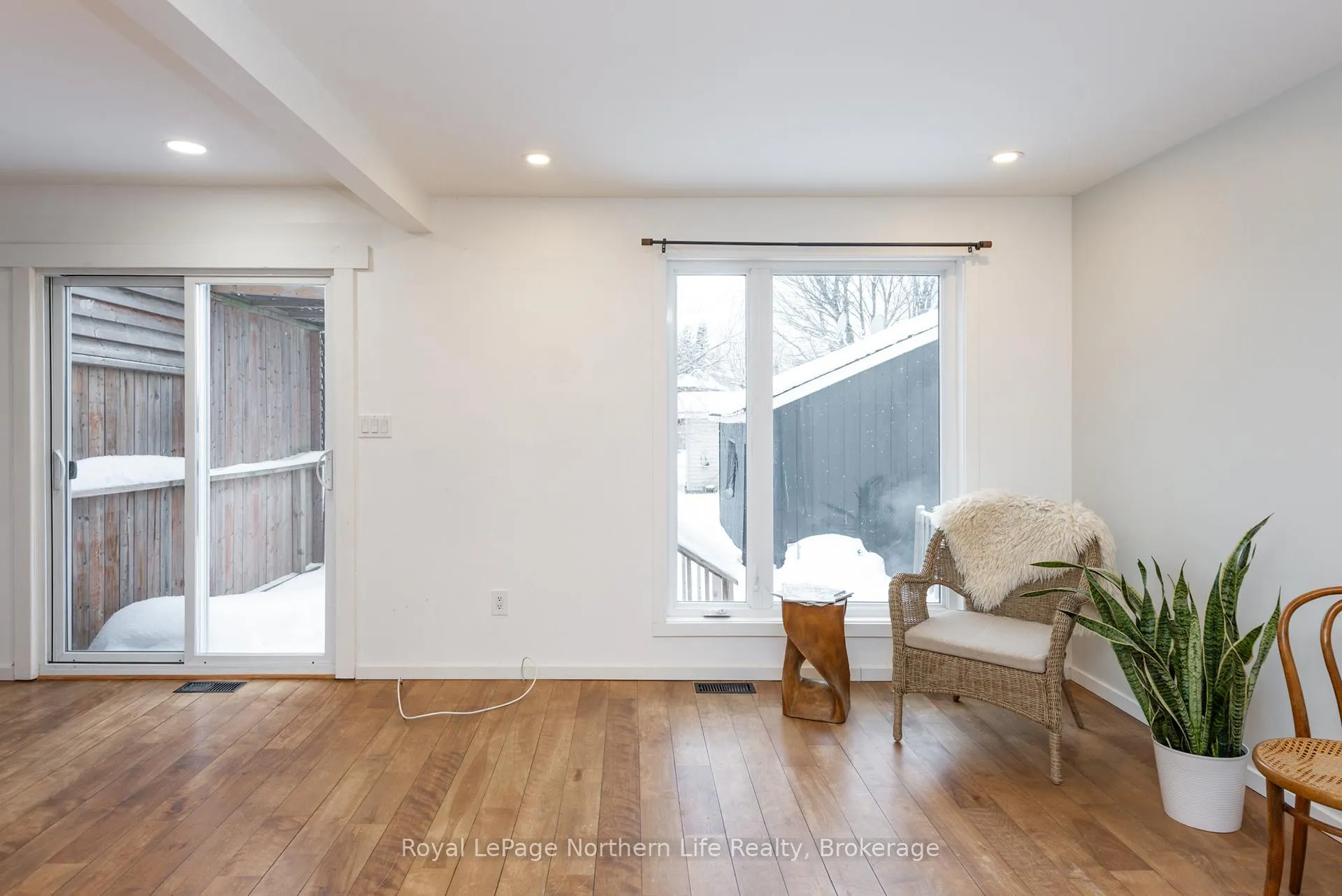 Photo 14 of 883 Memorial Drive, North Bay, Ferris — HOMEH
