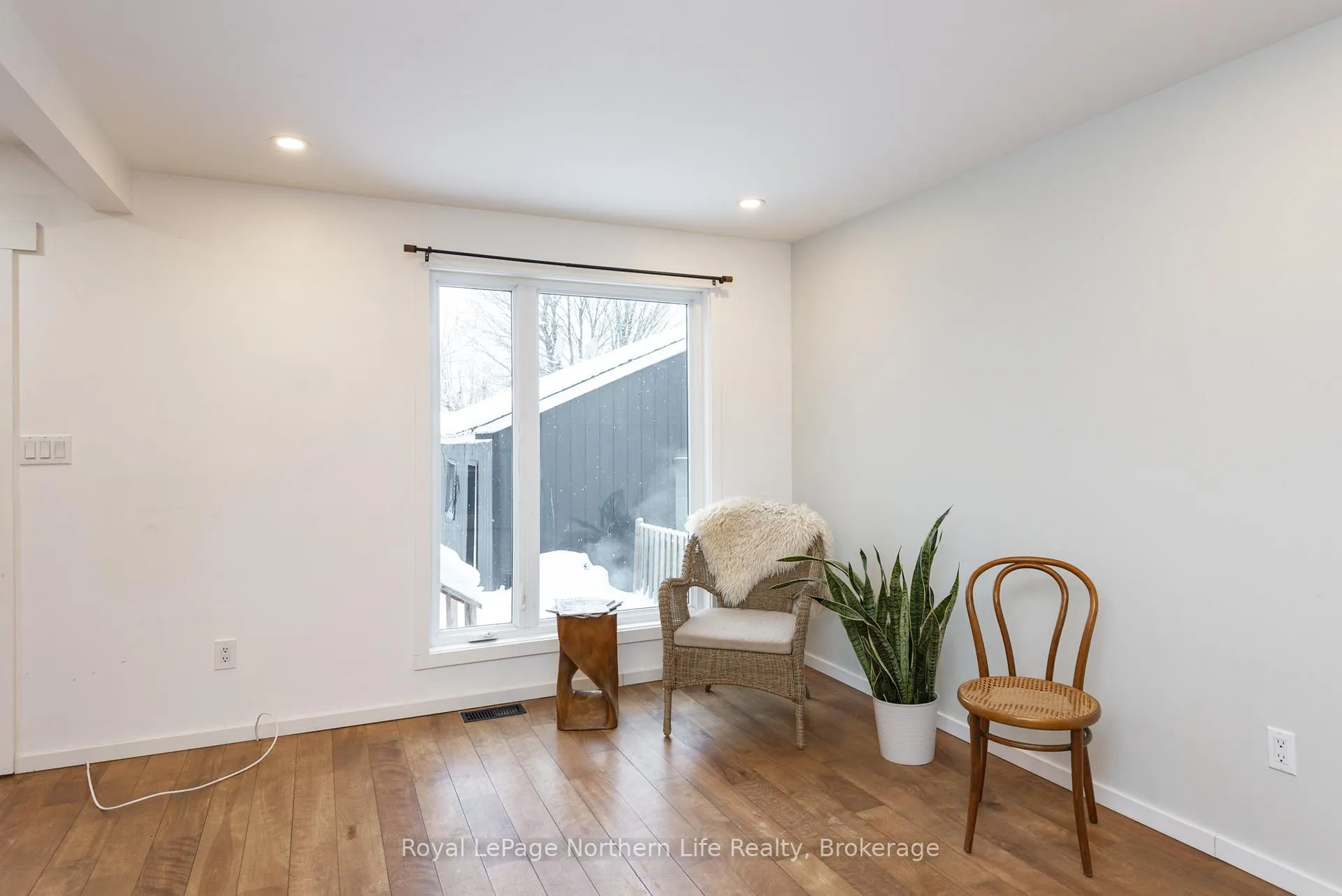 Photo 15 of 883 Memorial Drive, North Bay, Ferris — HOMEH
