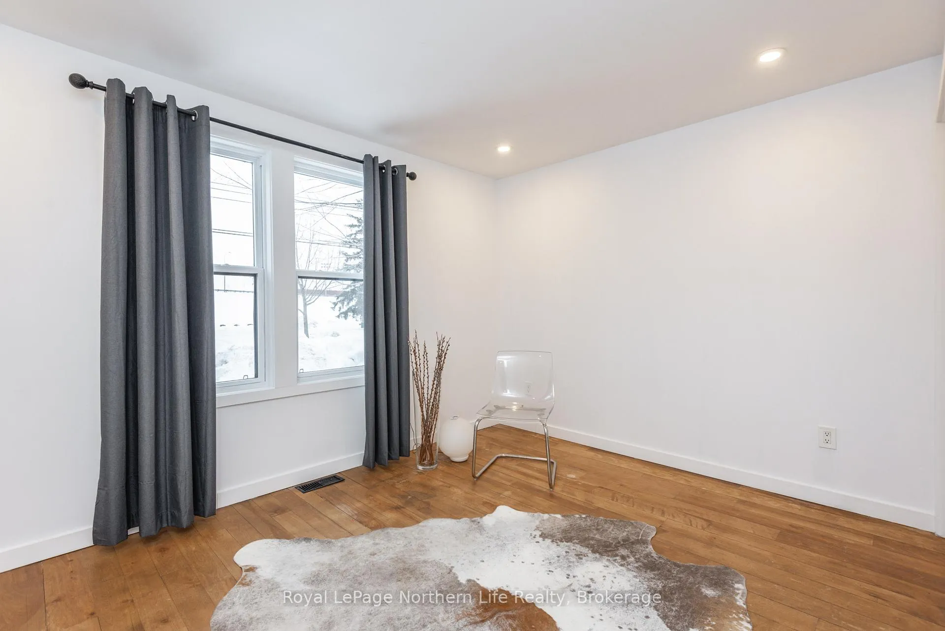 Photo 18 of 883 Memorial Drive, North Bay, Ferris — HOMEH