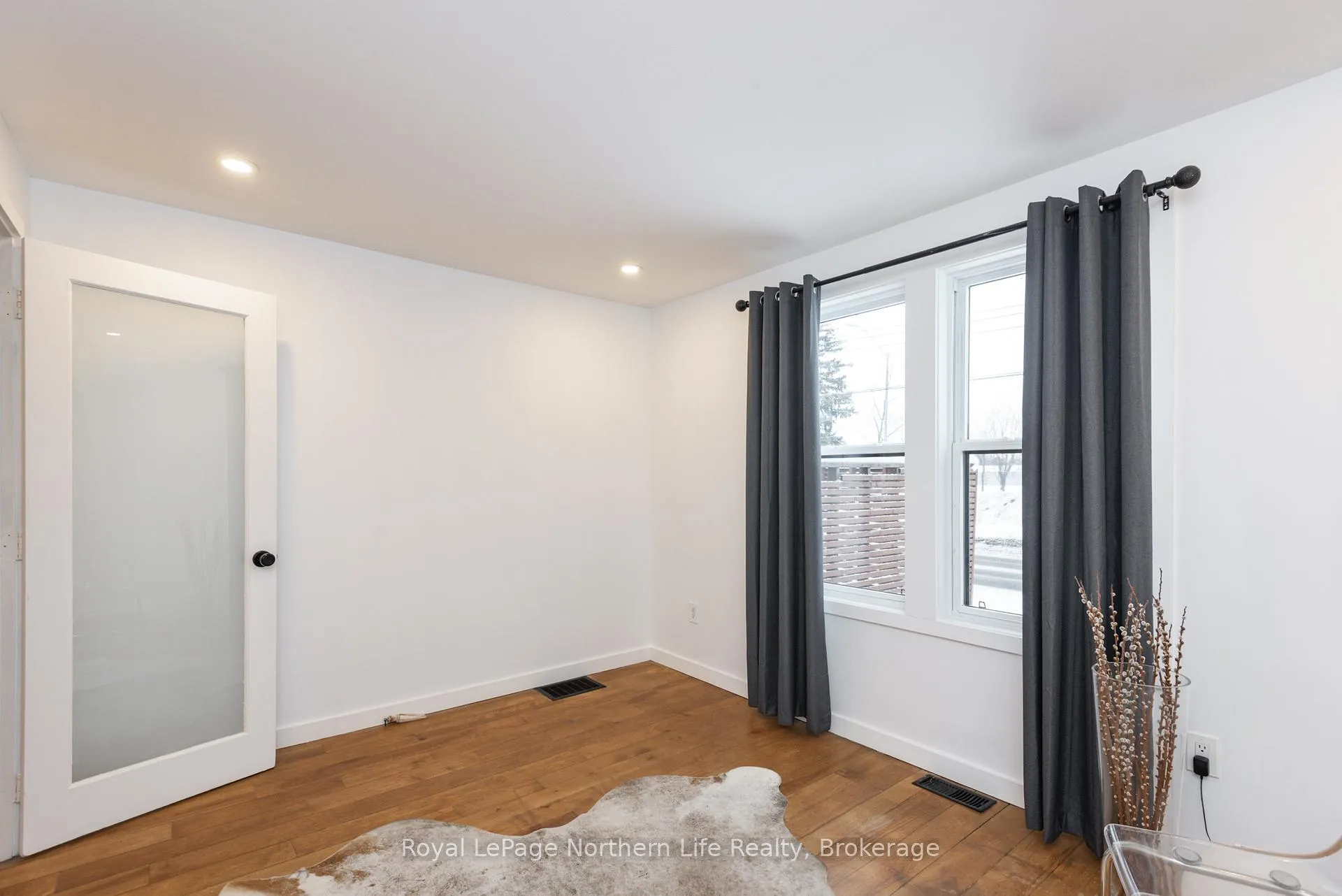 Photo 20 of 883 Memorial Drive, North Bay, Ferris — HOMEH