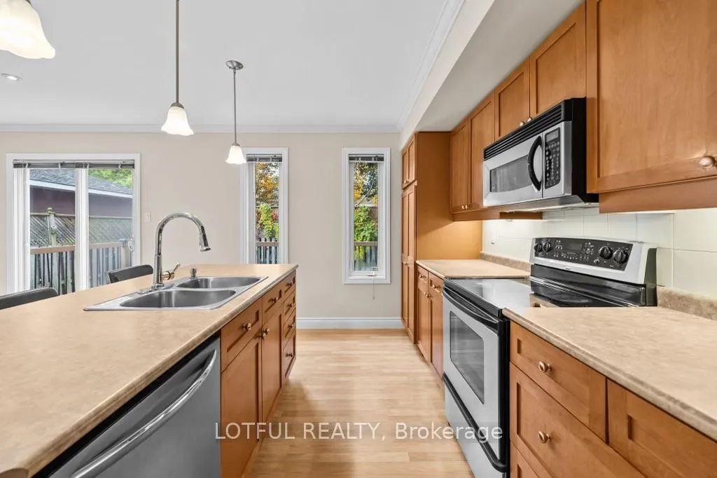 Photo 11 of 1008 Pinecrest Road, Ottawa, Fairfield Heights — HOMEH