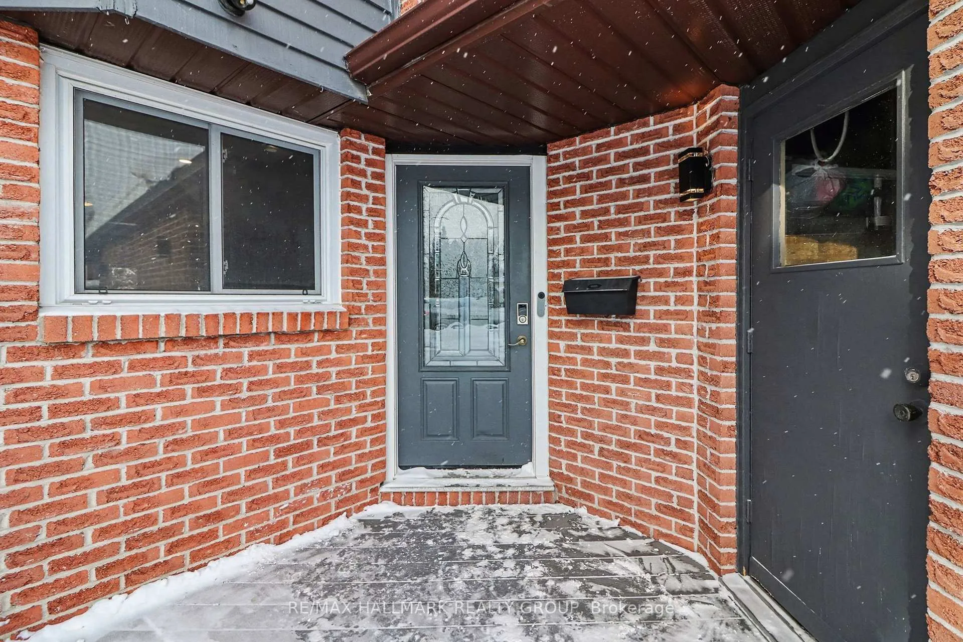 Photo 3 of 1876 Prestwick Drive, Ottawa, Queenswood Heights South — HOMEH