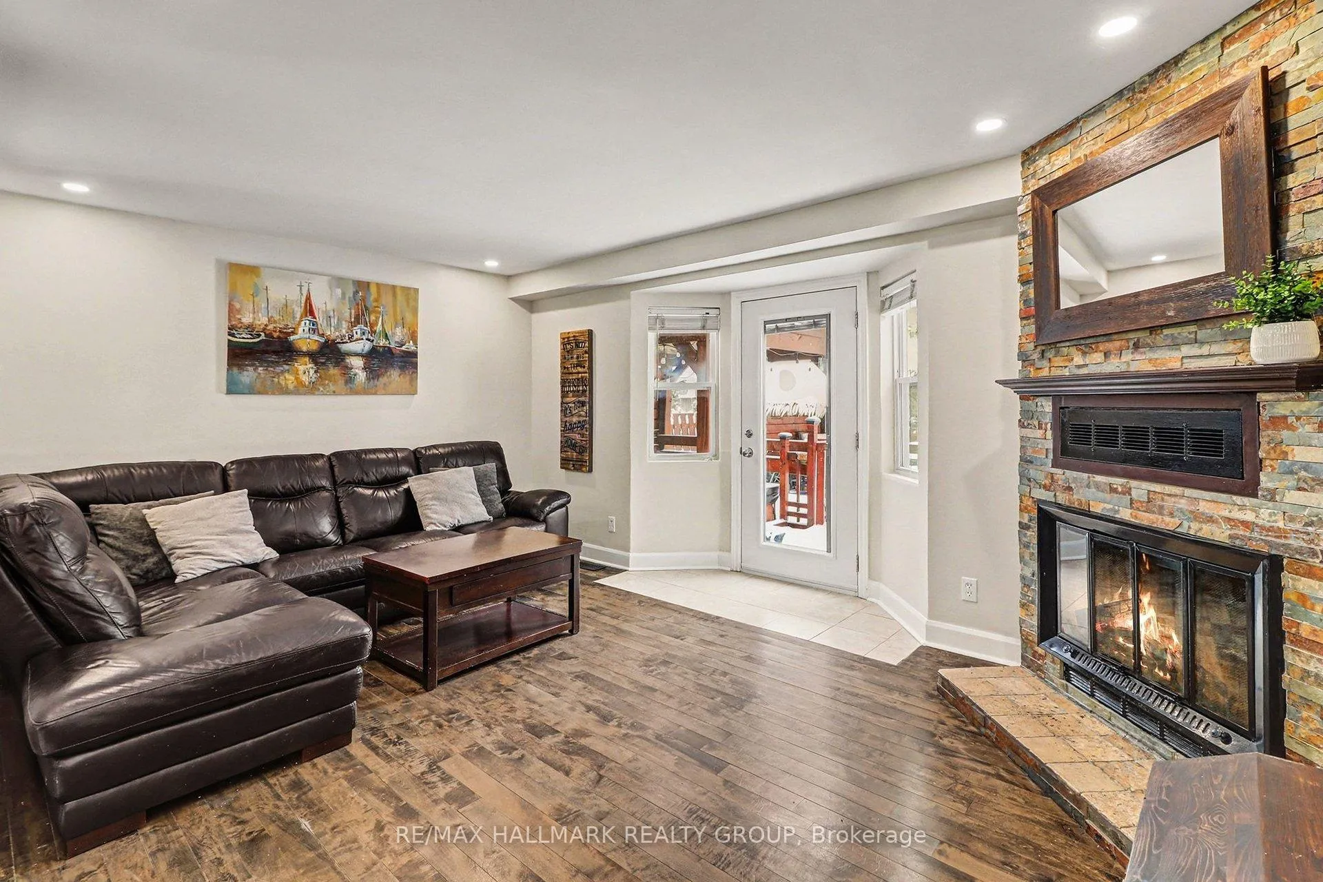 Photo 14 of 1876 Prestwick Drive, Ottawa, Queenswood Heights South — HOMEH
