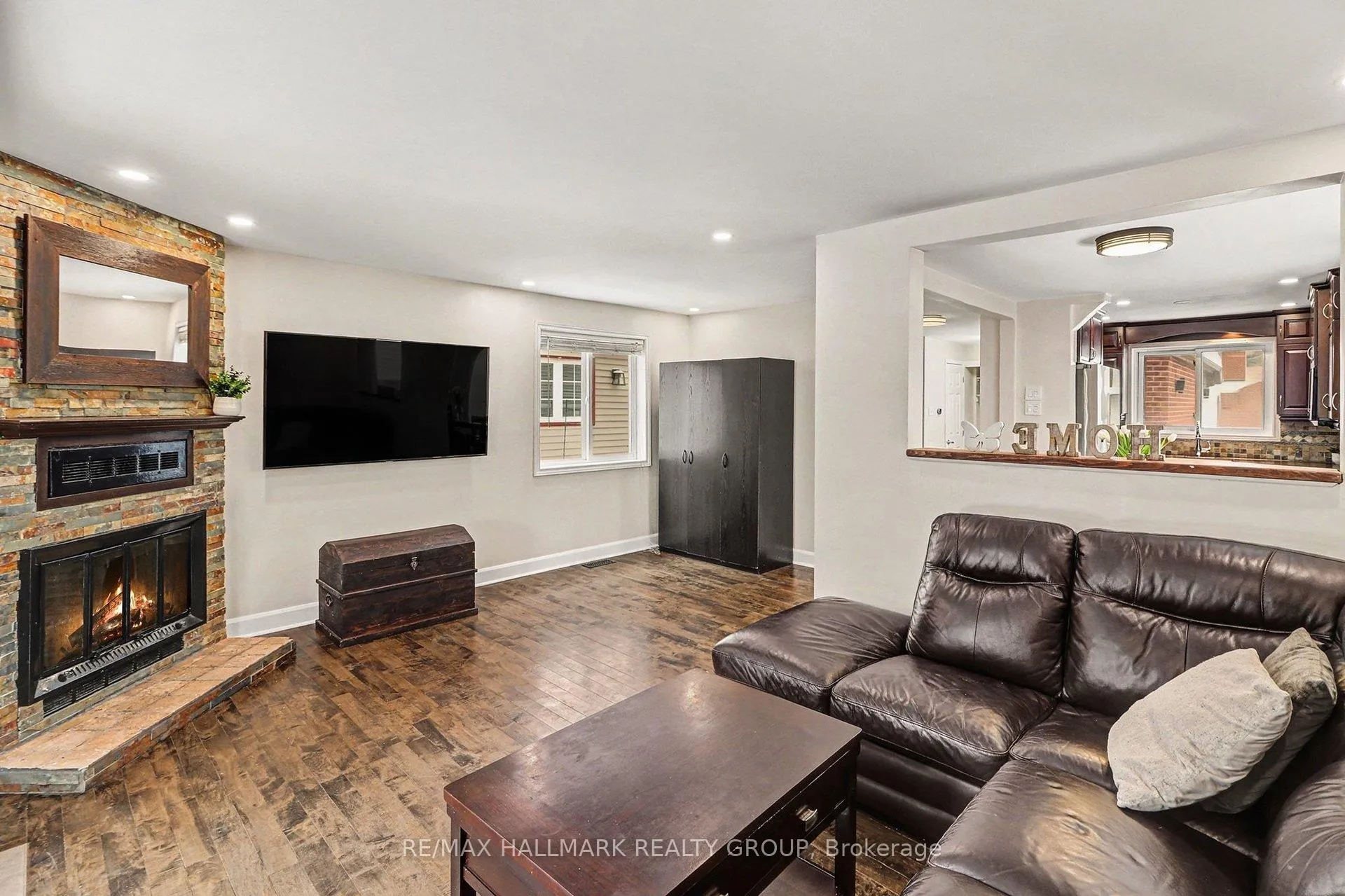 Photo 15 of 1876 Prestwick Drive, Ottawa, Queenswood Heights South — HOMEH