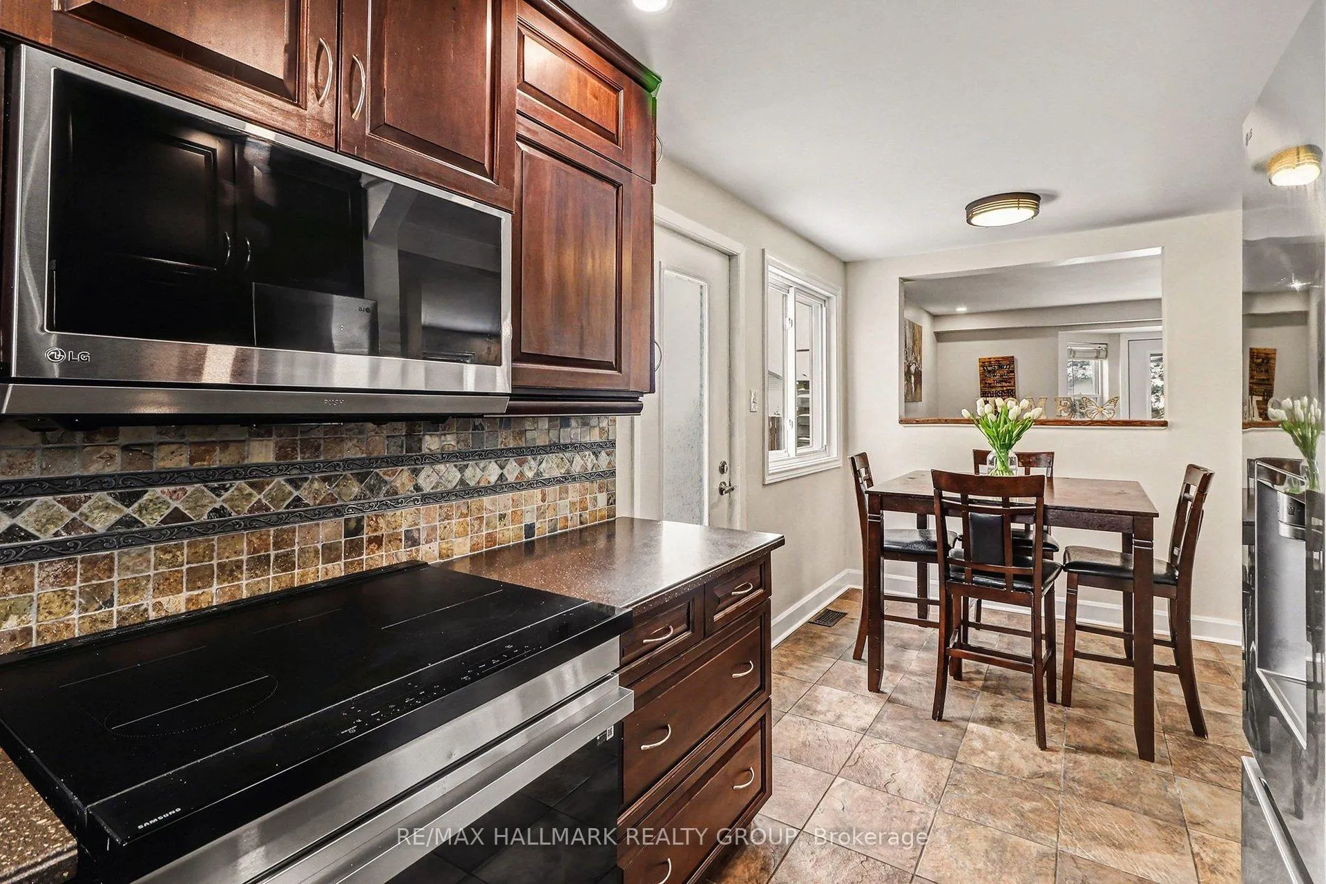 Photo 21 of 1876 Prestwick Drive, Ottawa, Queenswood Heights South — HOMEH