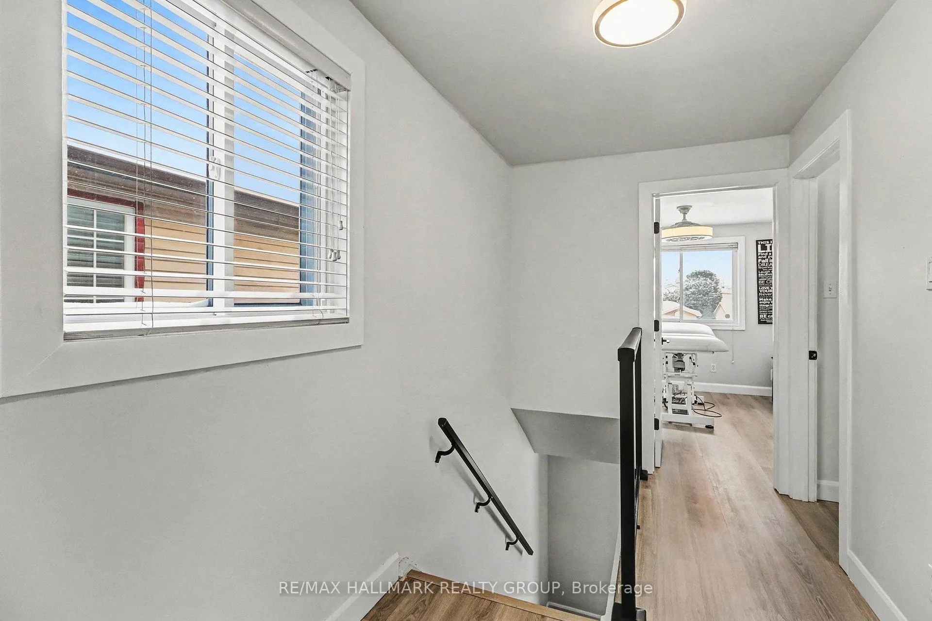 Photo 22 of 1876 Prestwick Drive, Ottawa, Queenswood Heights South — HOMEH