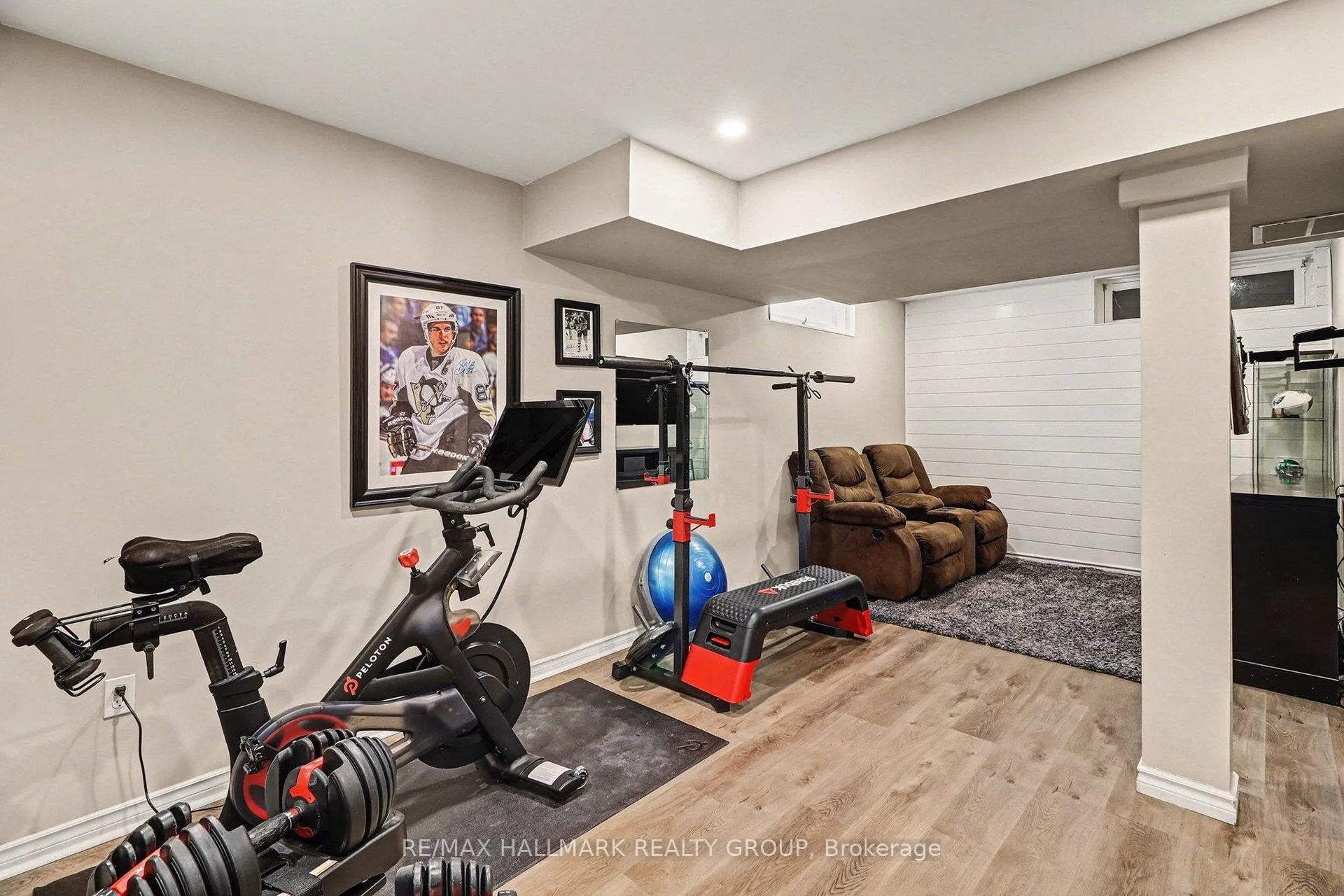 Photo 32 of 1876 Prestwick Drive, Ottawa, Queenswood Heights South — HOMEH
