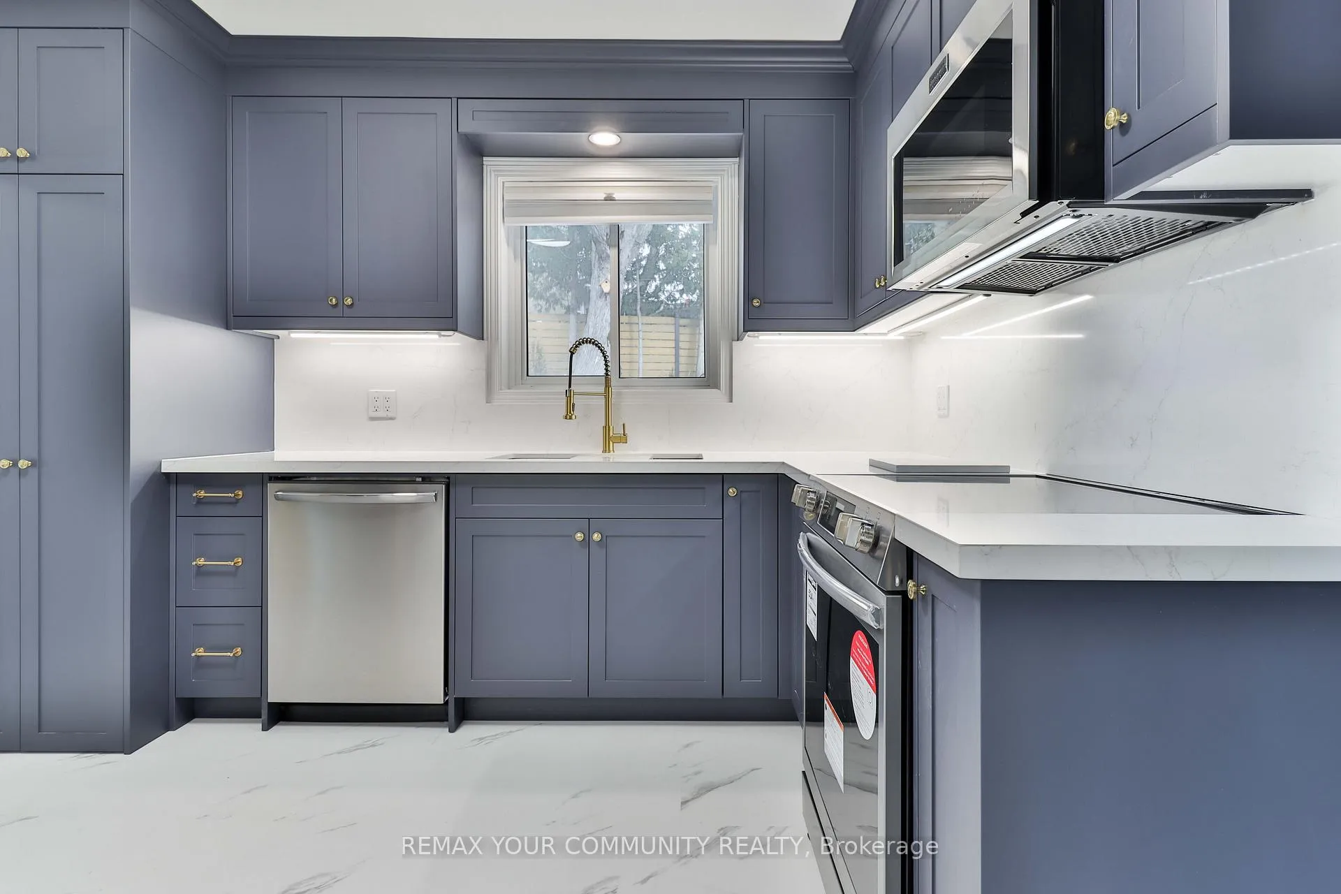 Photo 4 of Unit Main Floor, 20 Burnview Crescent, Scarborough, Woburn — HOMEH