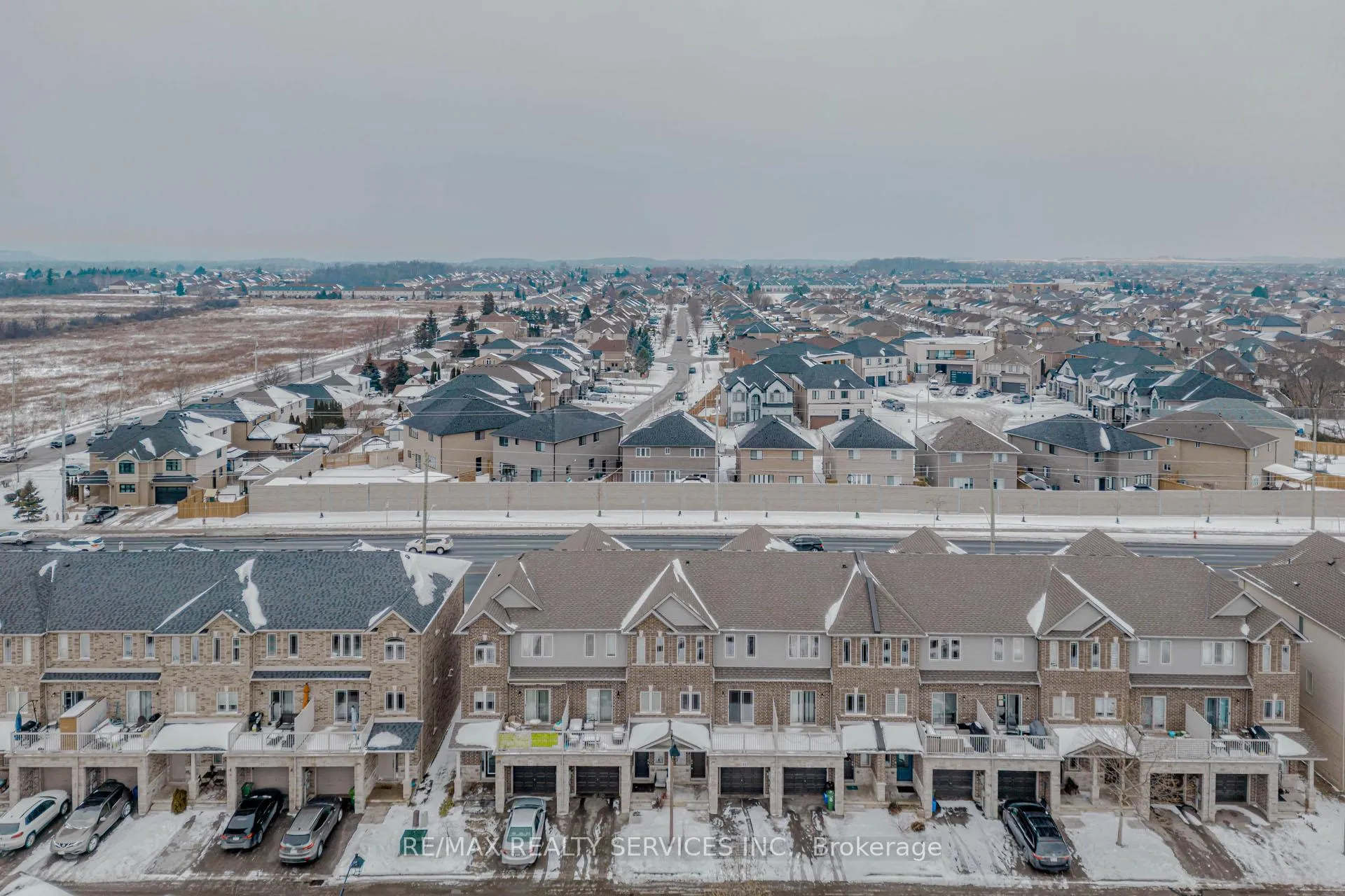 Photo 1 of 41 Crossings Way N, Hamilton, Stoney Creek — HOMEH