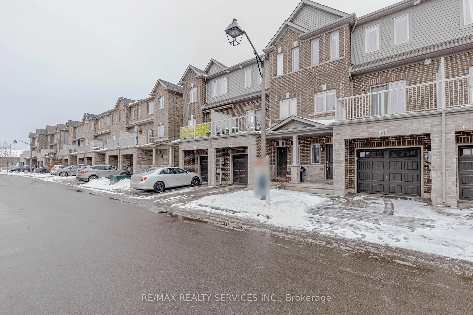 Photo 4 of 41 Crossings Way N, Hamilton, Stoney Creek — HOMEH