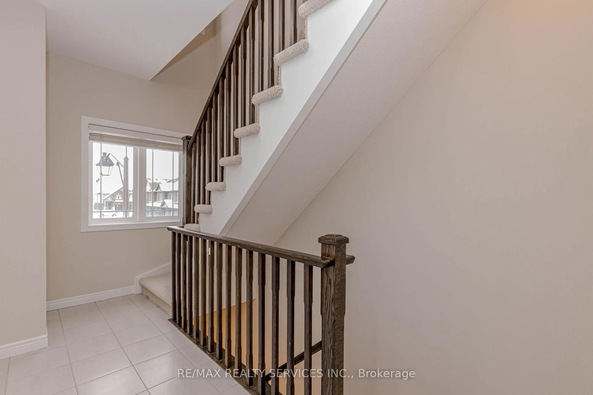 Photo 15 of 41 Crossings Way N, Hamilton, Stoney Creek — HOMEH