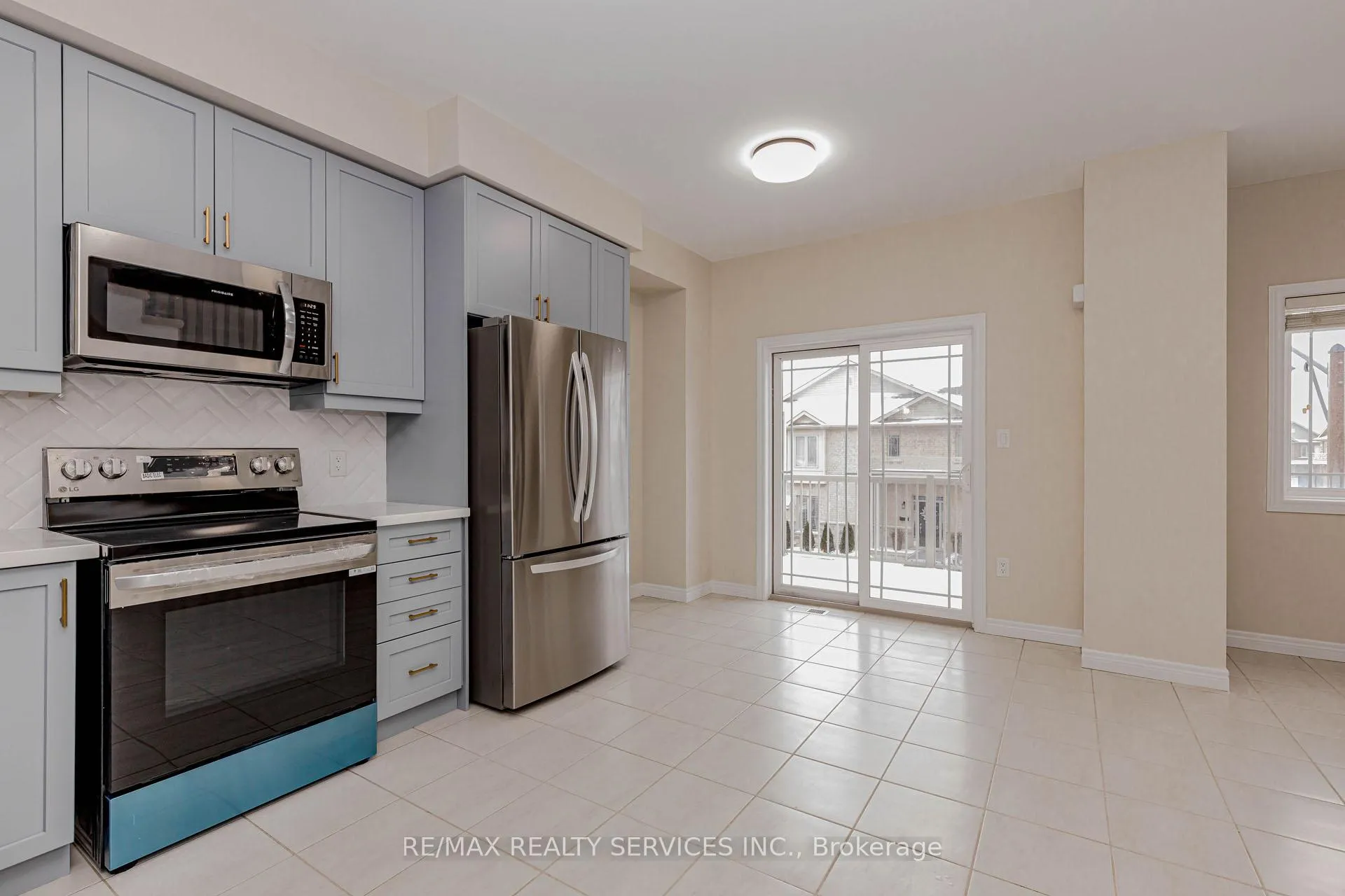 Photo 23 of 41 Crossings Way N, Hamilton, Stoney Creek — HOMEH