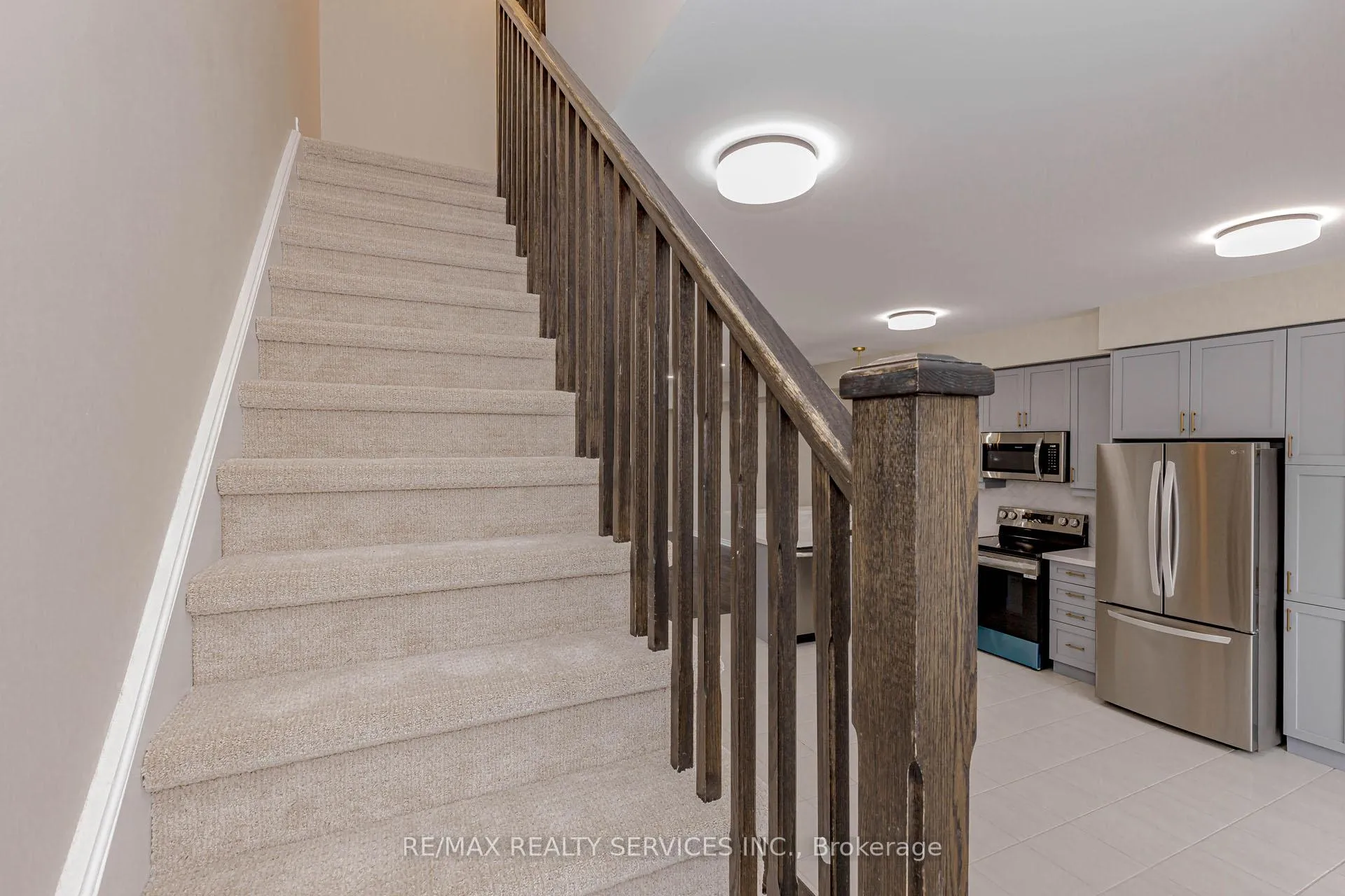Photo 30 of 41 Crossings Way N, Hamilton, Stoney Creek — HOMEH
