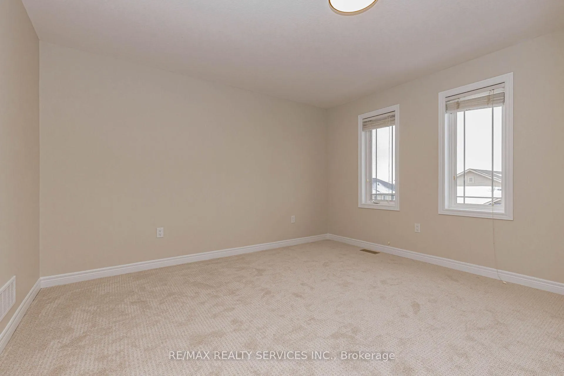 Photo 31 of 41 Crossings Way N, Hamilton, Stoney Creek — HOMEH