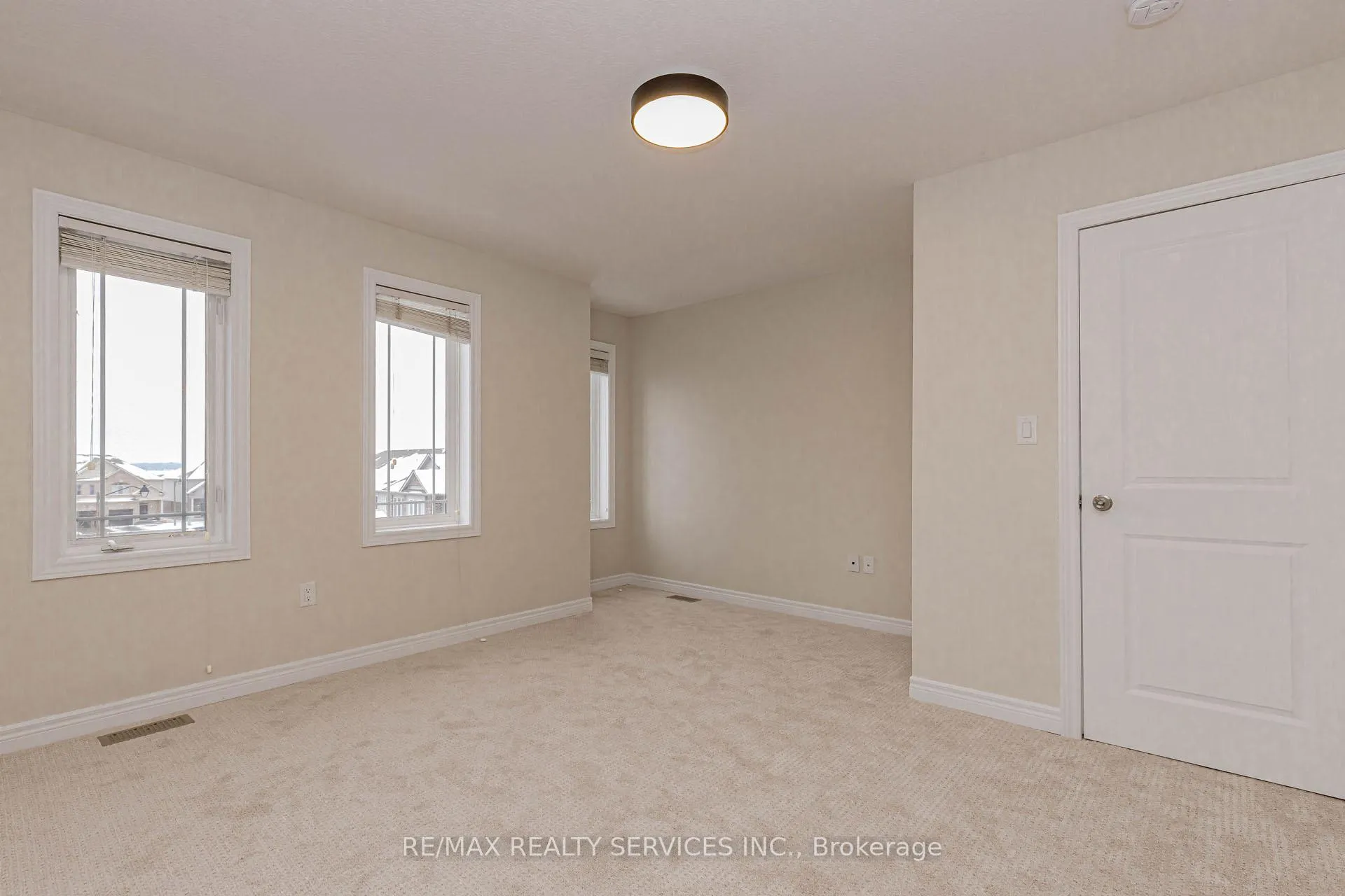 Photo 33 of 41 Crossings Way N, Hamilton, Stoney Creek — HOMEH