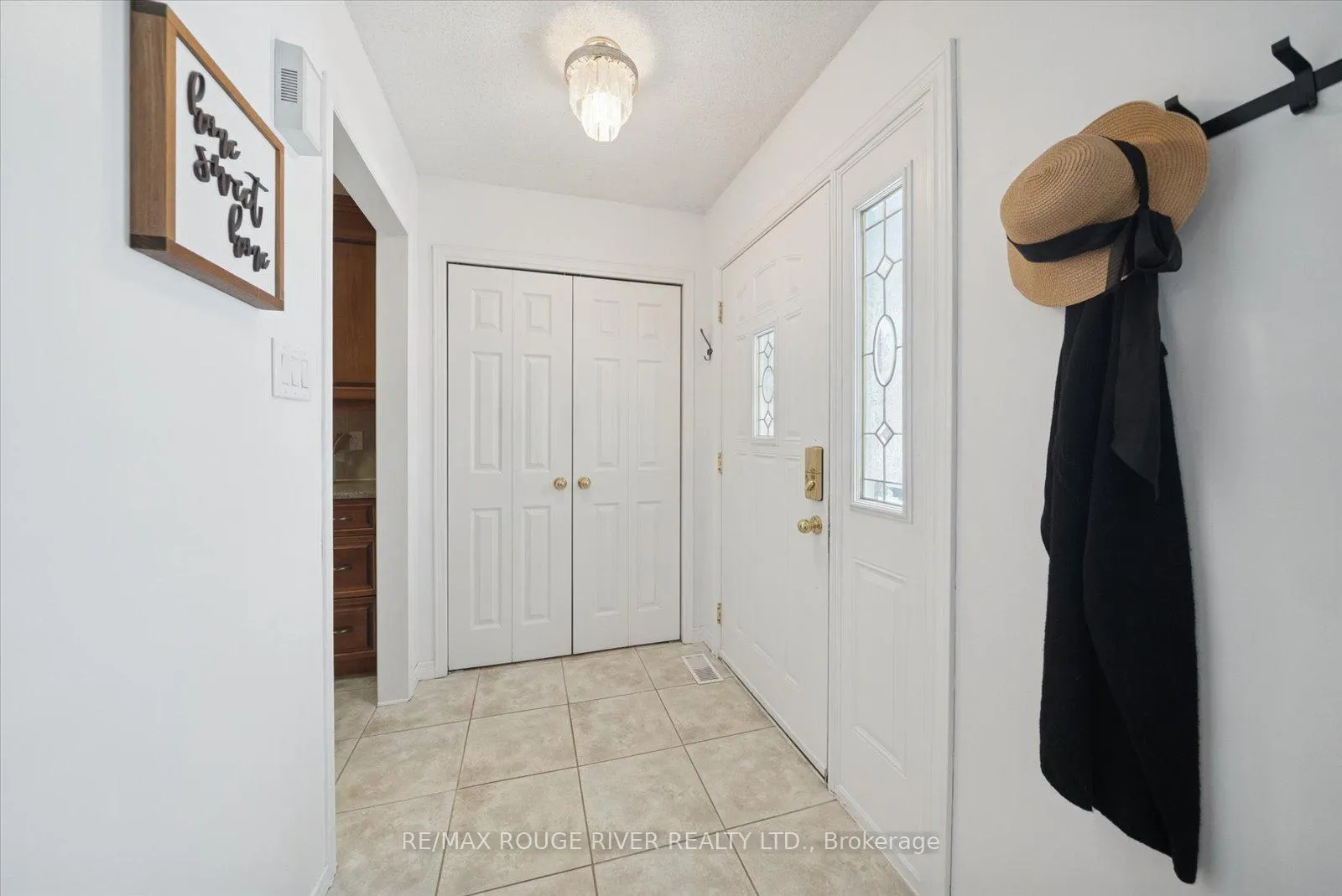 Photo 2 of 1212 Huntington Circle, Peterborough, Otonabee Ward 1 — HOMEH