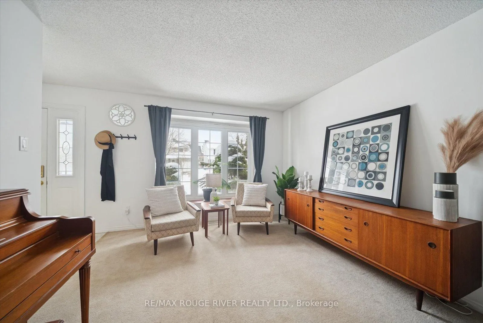 Photo 3 of 1212 Huntington Circle, Peterborough, Otonabee Ward 1 — HOMEH