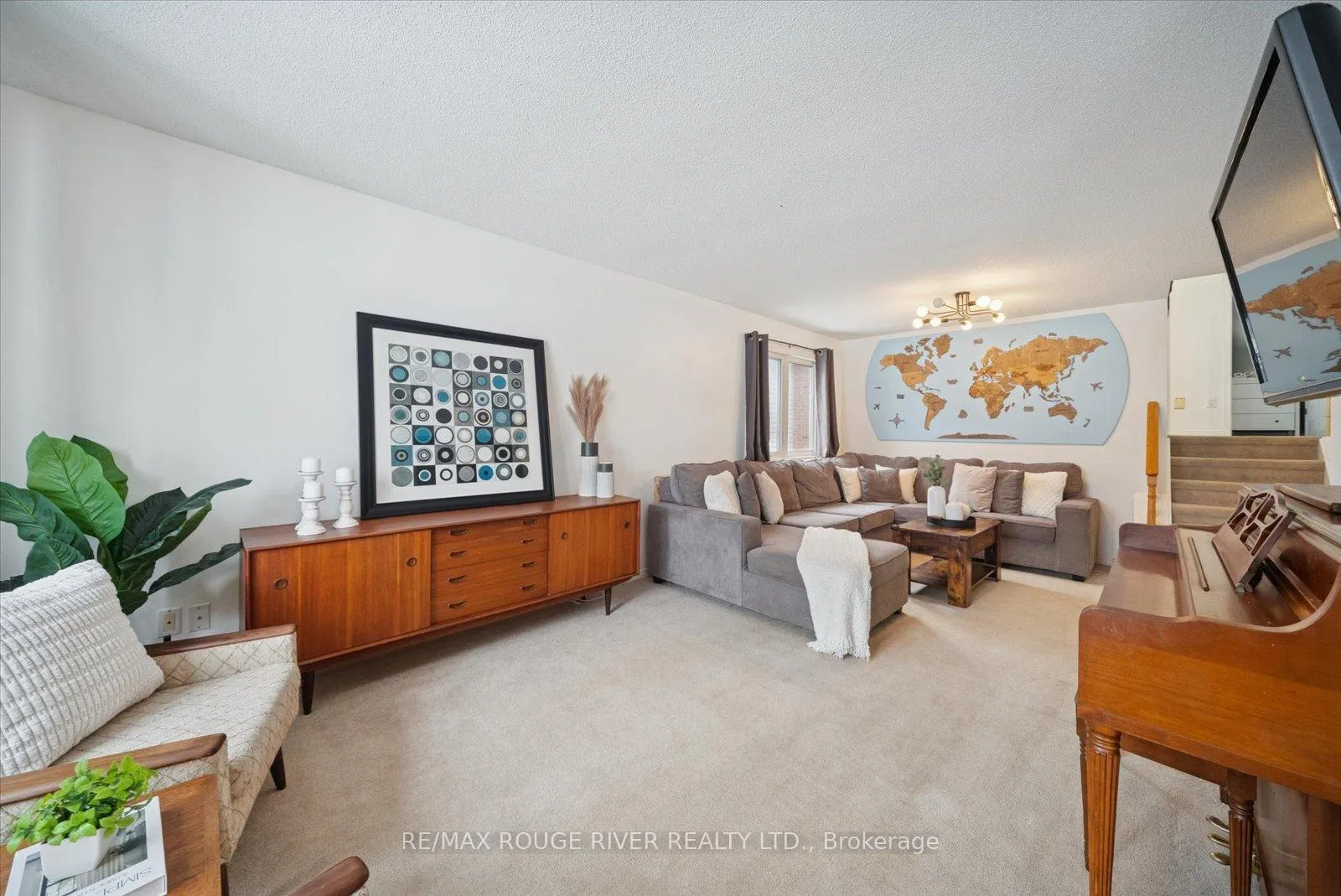 Photo 4 of 1212 Huntington Circle, Peterborough, Otonabee Ward 1 — HOMEH
